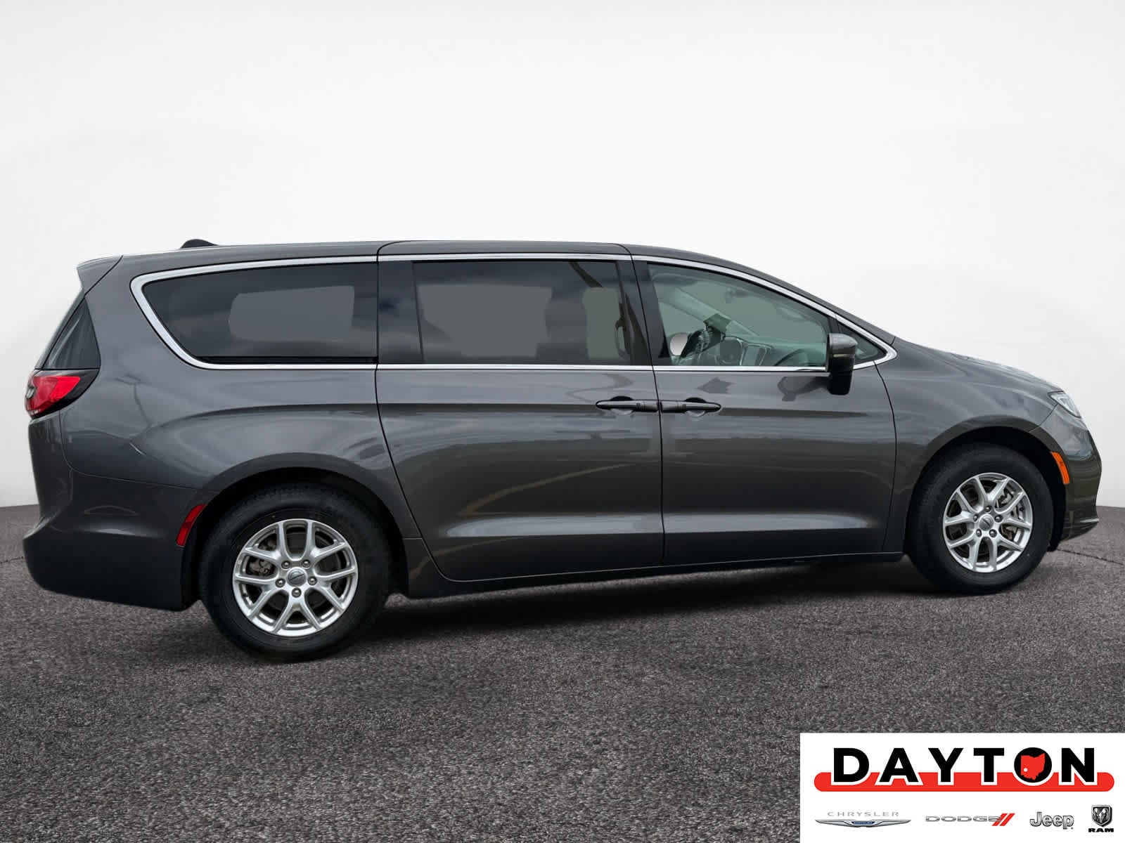 2023 Chrysler Pacifica Touring L - Photo 6