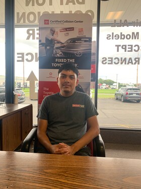 Staff member Jonathan Aguirre Vivas (Español) from ID_8b793409dc82