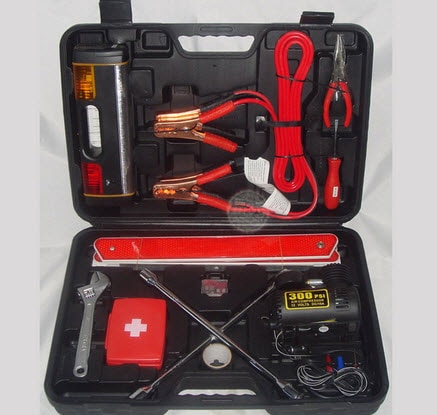 What to keep in an emergency tool kit for your car