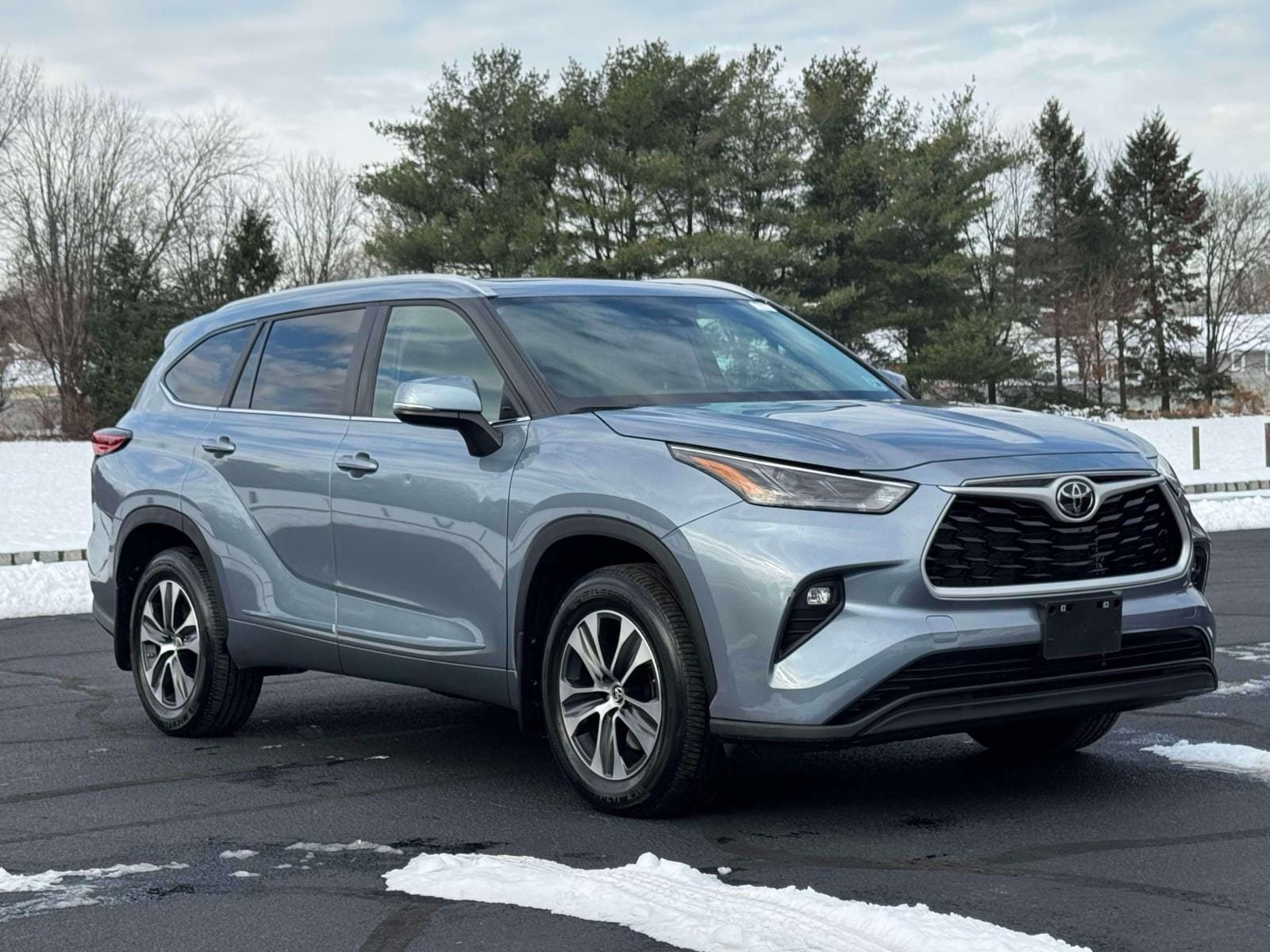 2023 Toyota Highlander XLE's photo