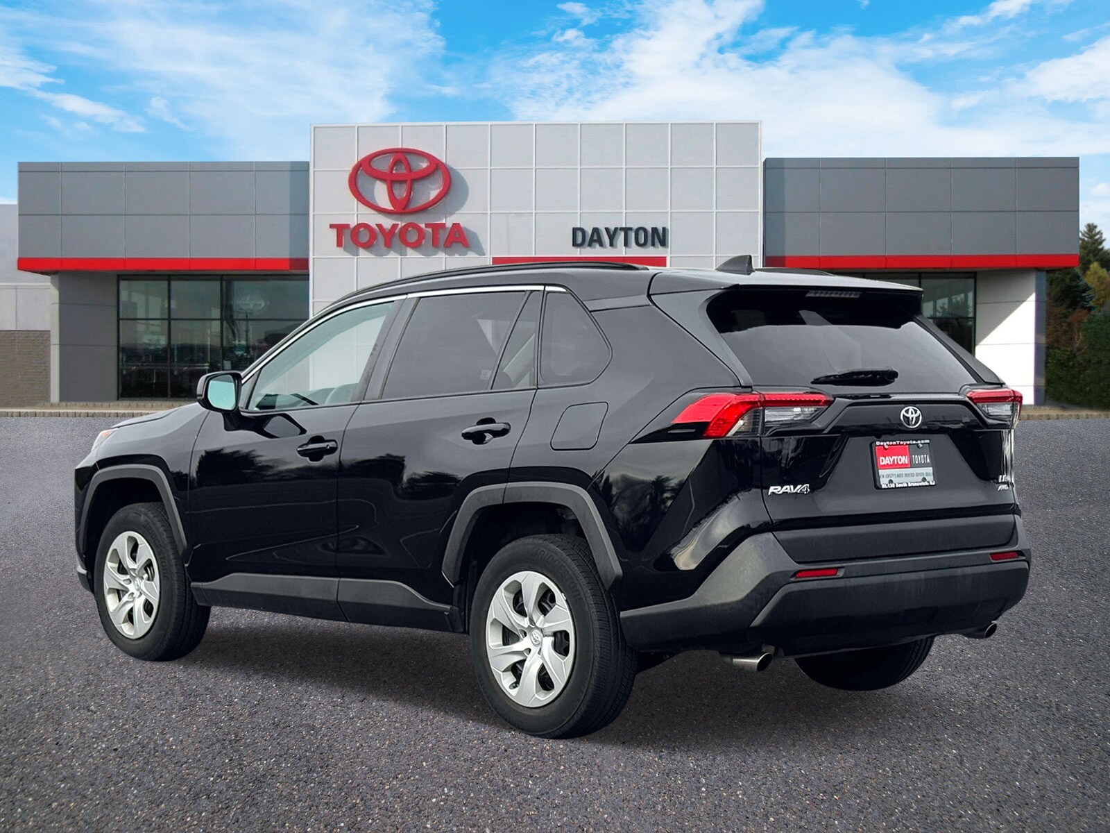 2021 Toyota RAV4 LE photo 2