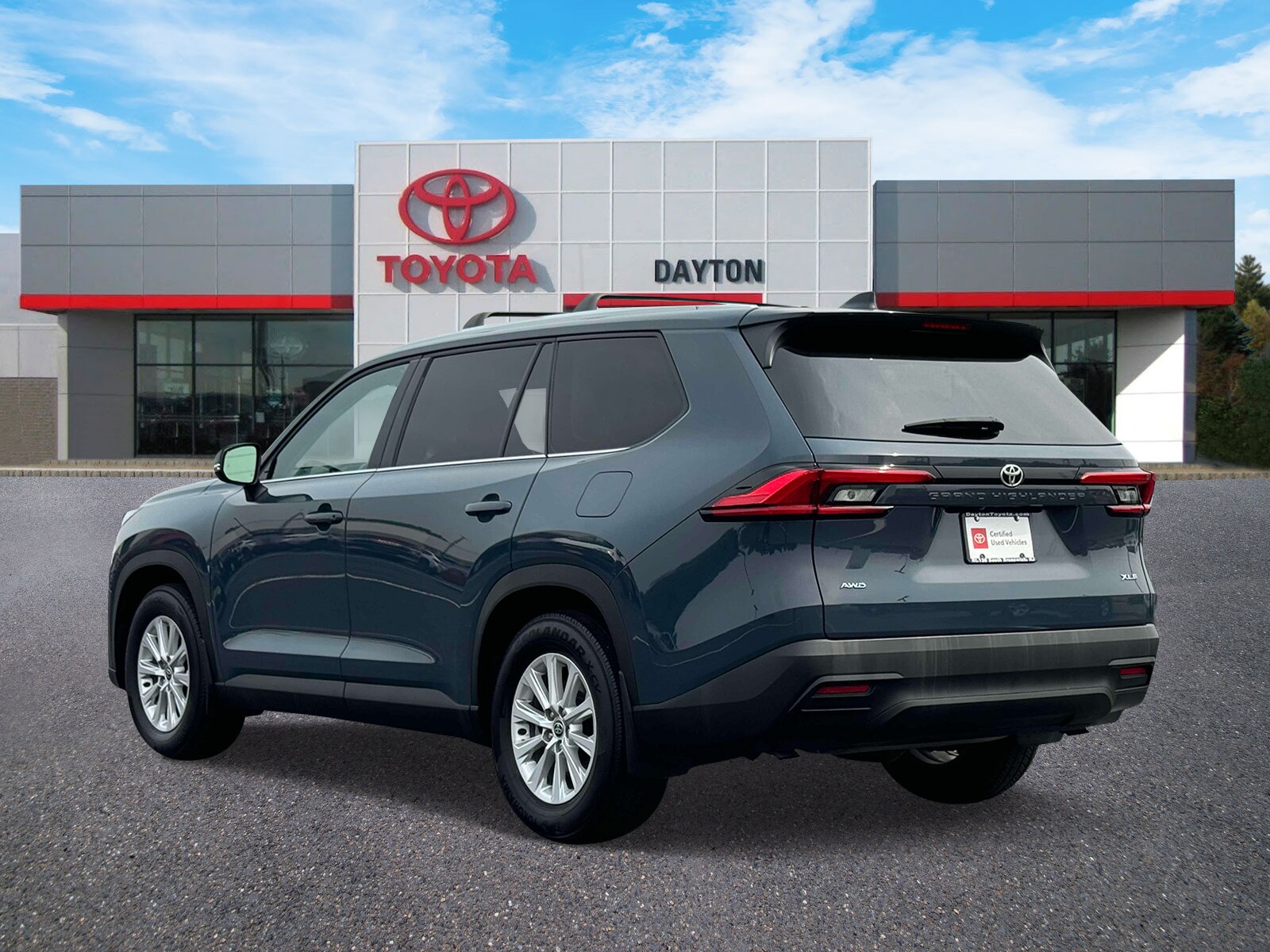 2024 Toyota Grand Highlander XLE photo 2