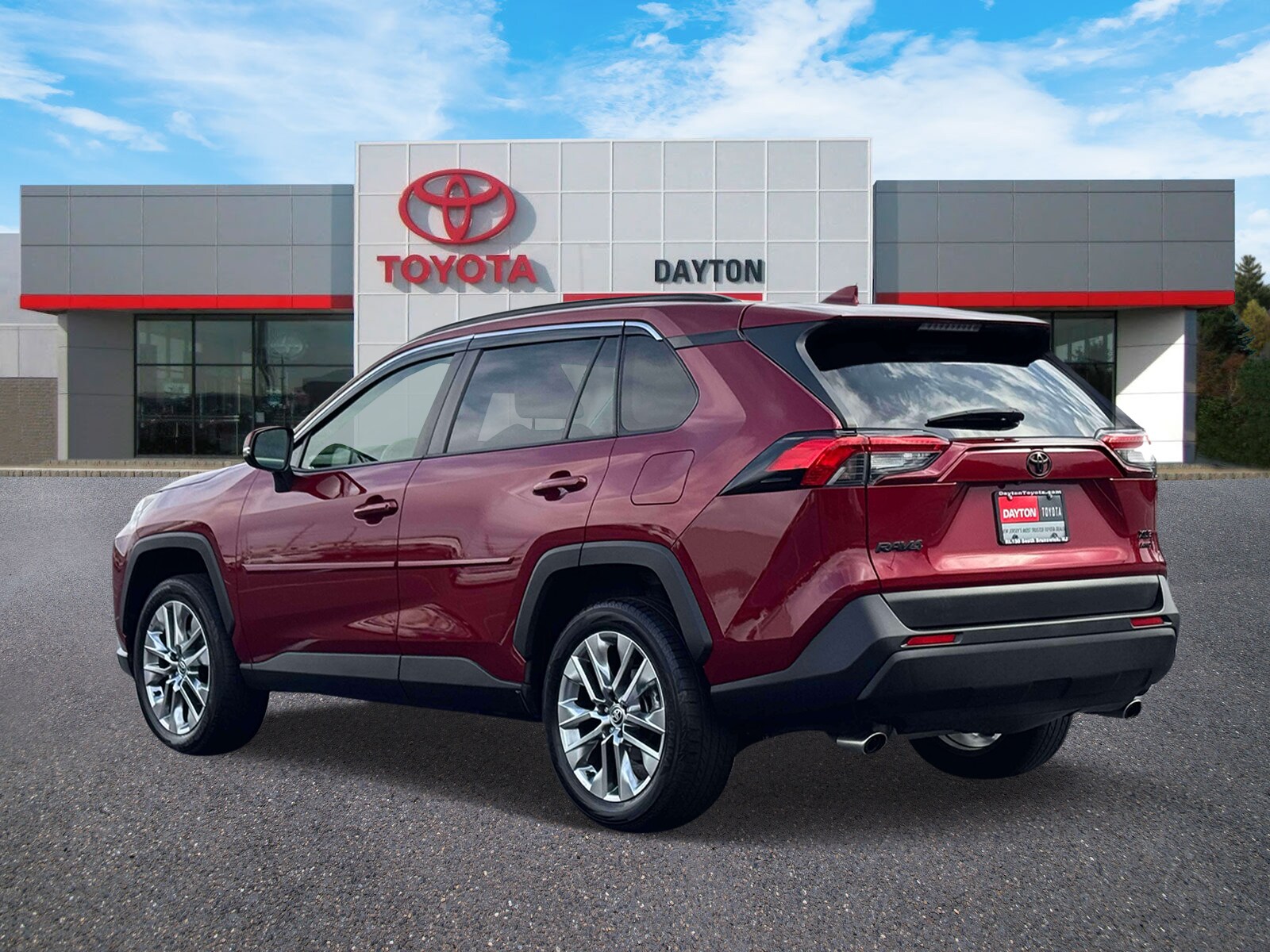 2022 Toyota RAV4 XLE Premium photo 3
