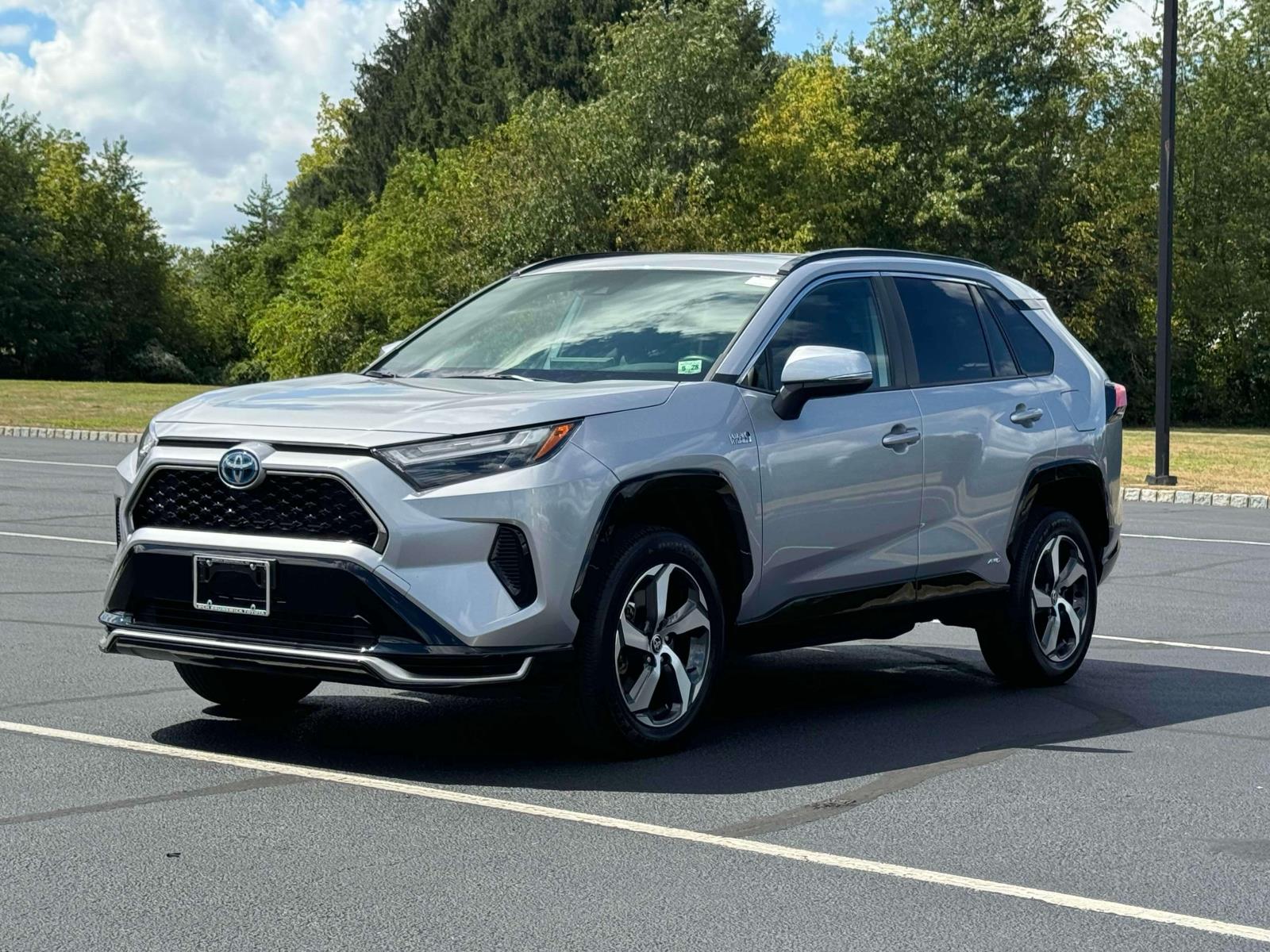 2023 Toyota RAV4 Prime SE photo 2