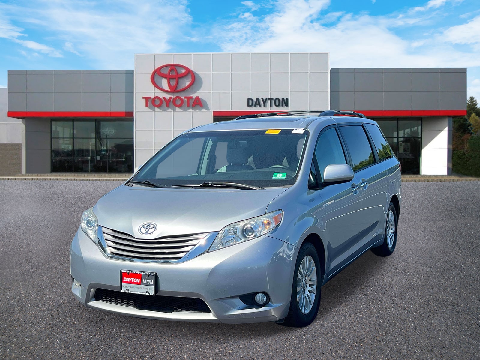 Used 2017 Toyota Sienna XLE with VIN 5TDYZ3DC1HS766570 for sale in South Brunswick Township, NJ