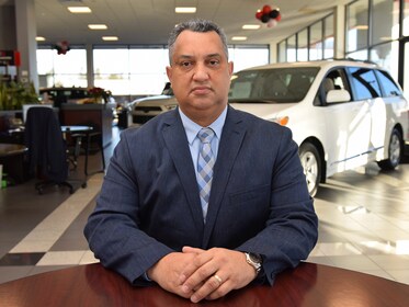 Staff member Omar Garcia from ID_285b8a646dc2