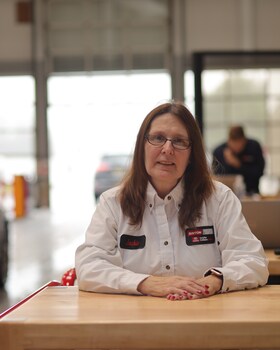 Staff member Jacqui Maltby from ID_d8a291fe2be6