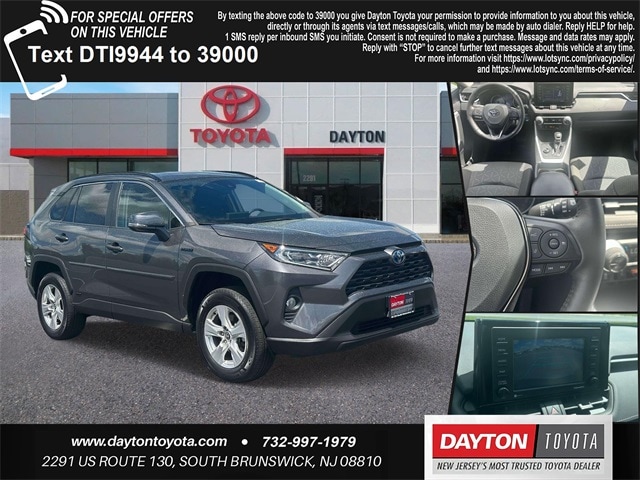 2021 Toyota RAV4 XLE's photo
