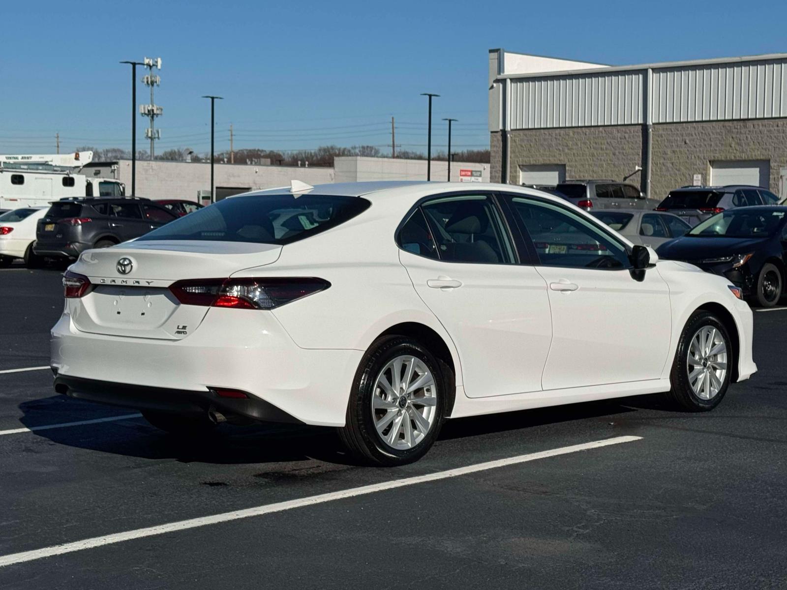 2021 Toyota Camry LE photo 3