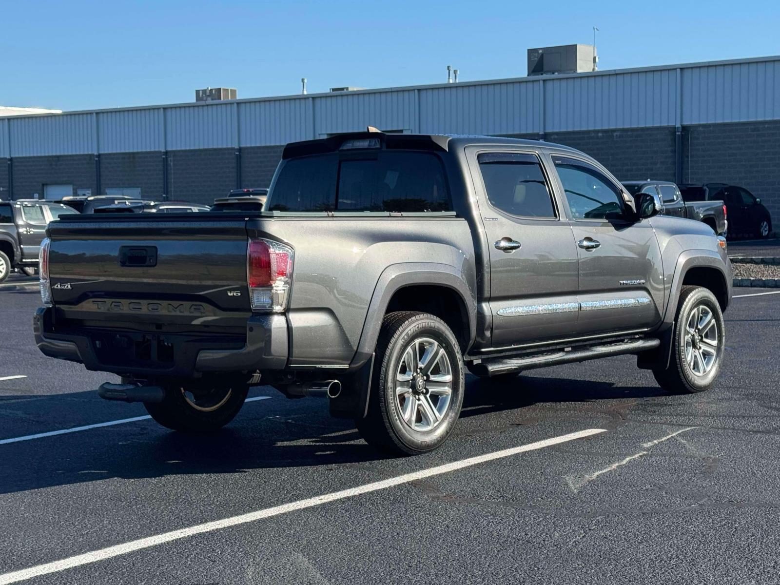 2018 Toyota Tacoma Limited photo 4