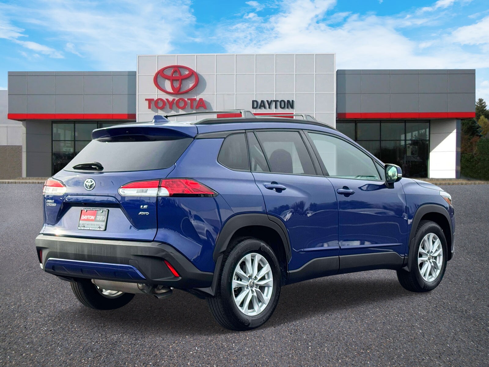 2023 Toyota Corolla Cross LE photo 3