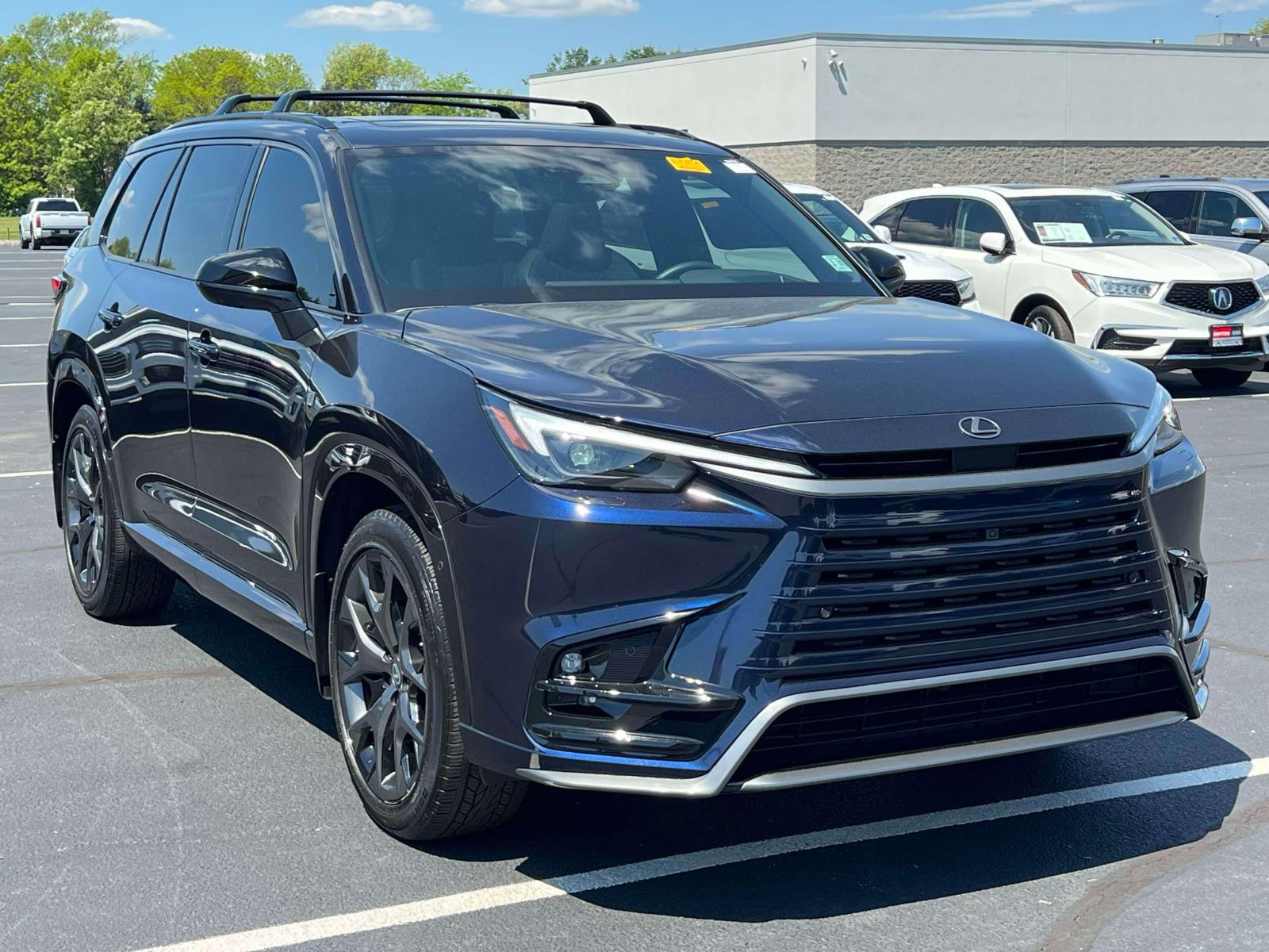 2026 Lexus TX 500h's photo