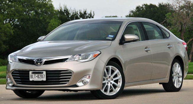 2014 Toyota Avalon and Ford Taurus