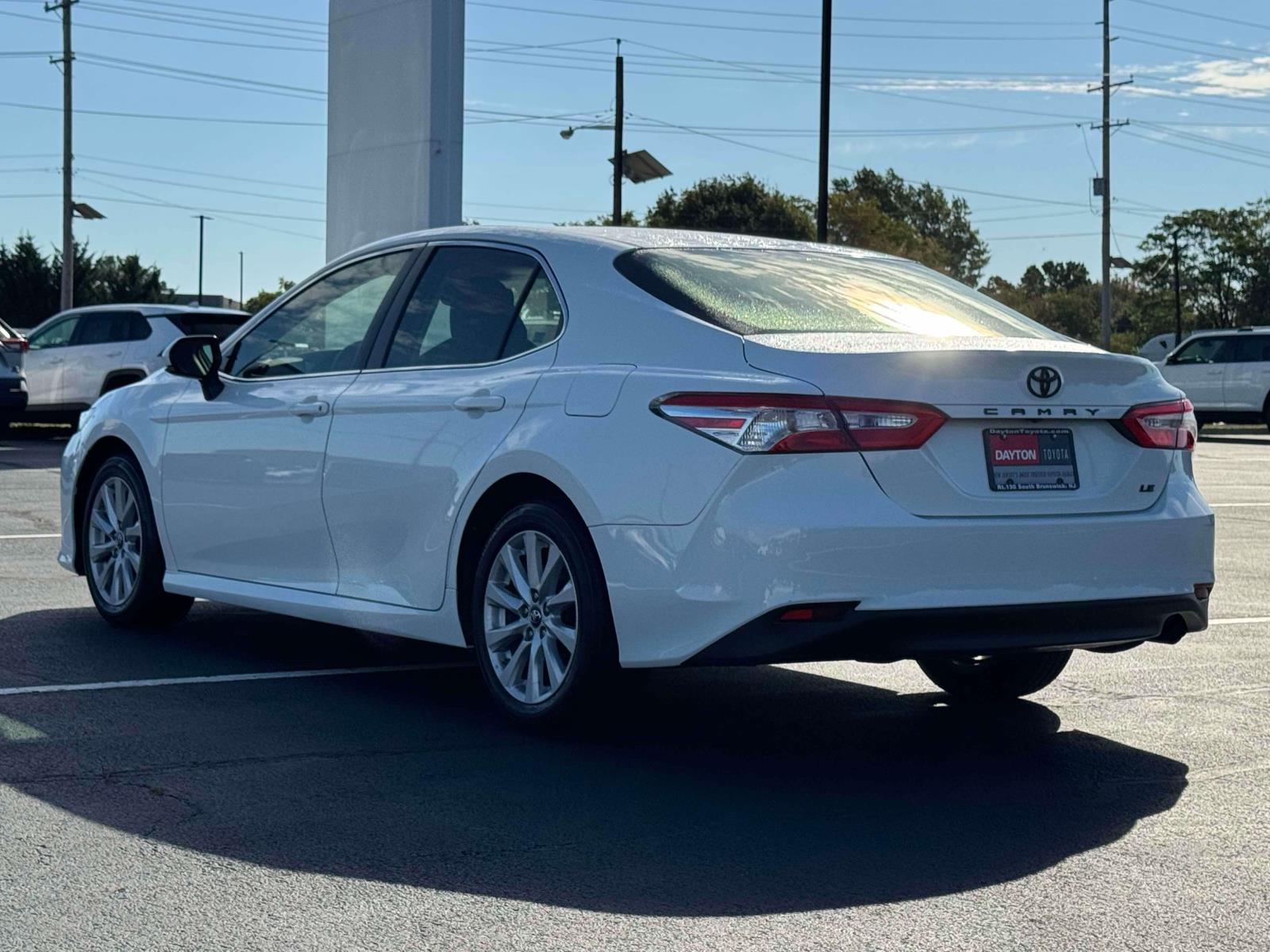 2018 Toyota Camry LE photo 3