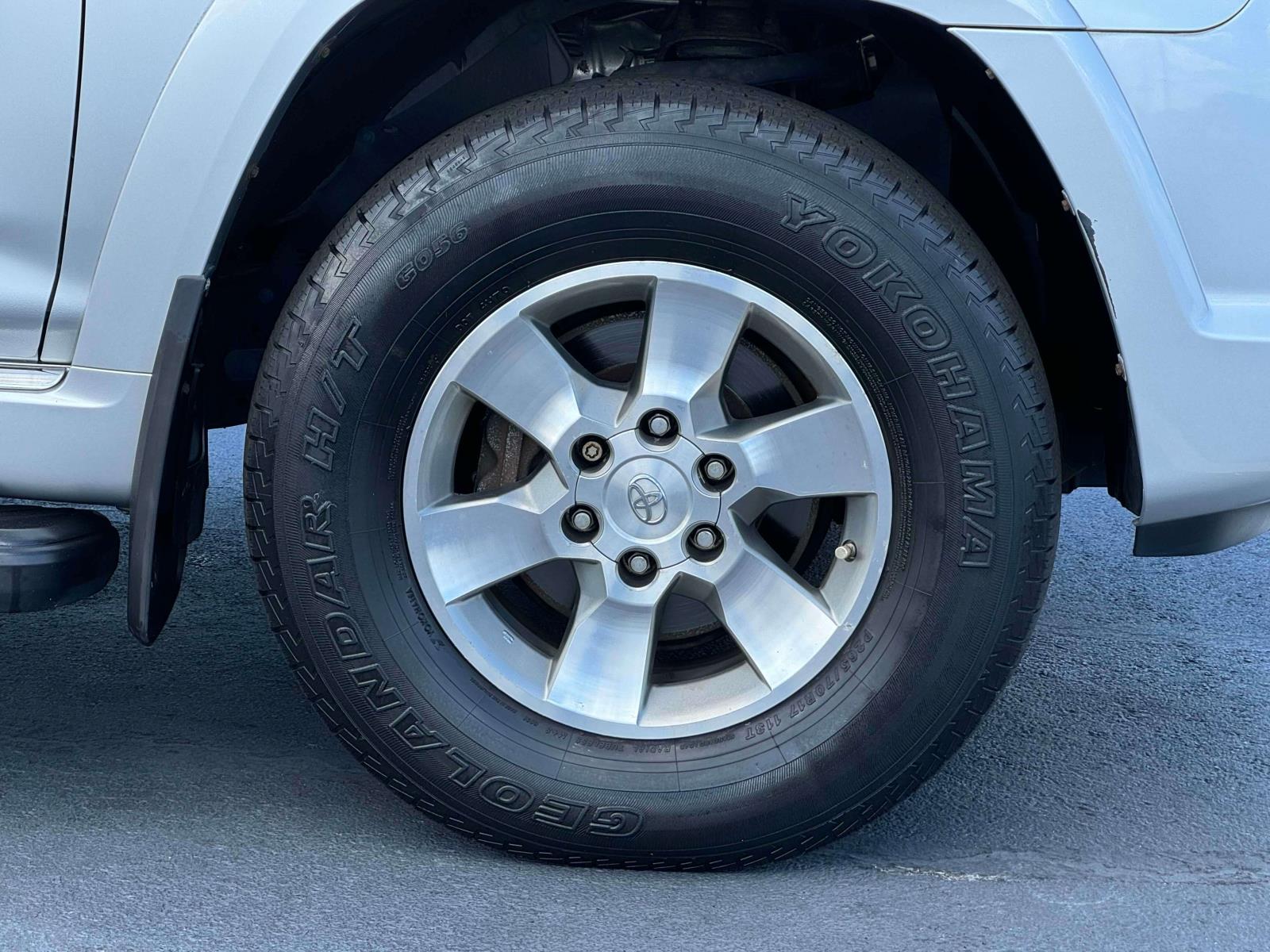 2013 Toyota 4Runner SR5 photo 3