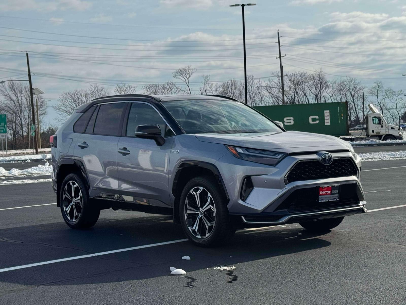 2023 Toyota RAV4 XSE's photo