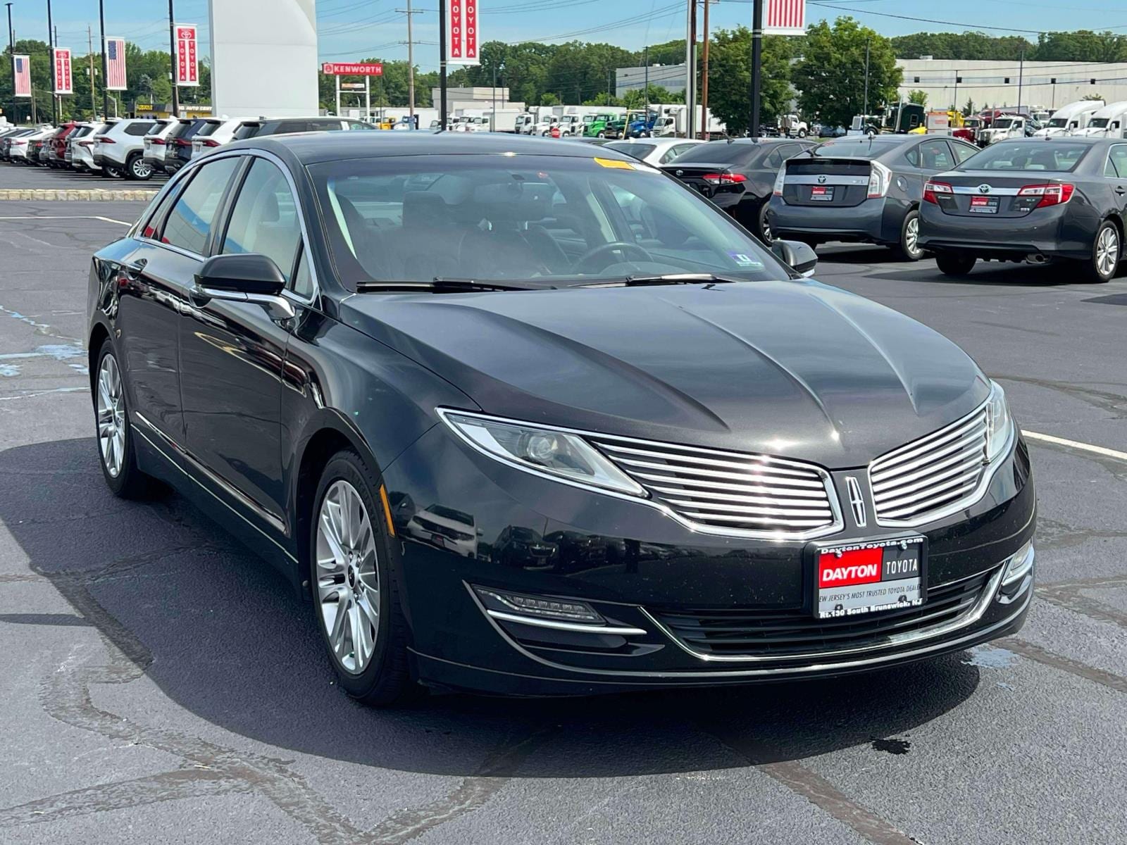 2013 Lincoln MKZ Front Wheel Drive's photo
