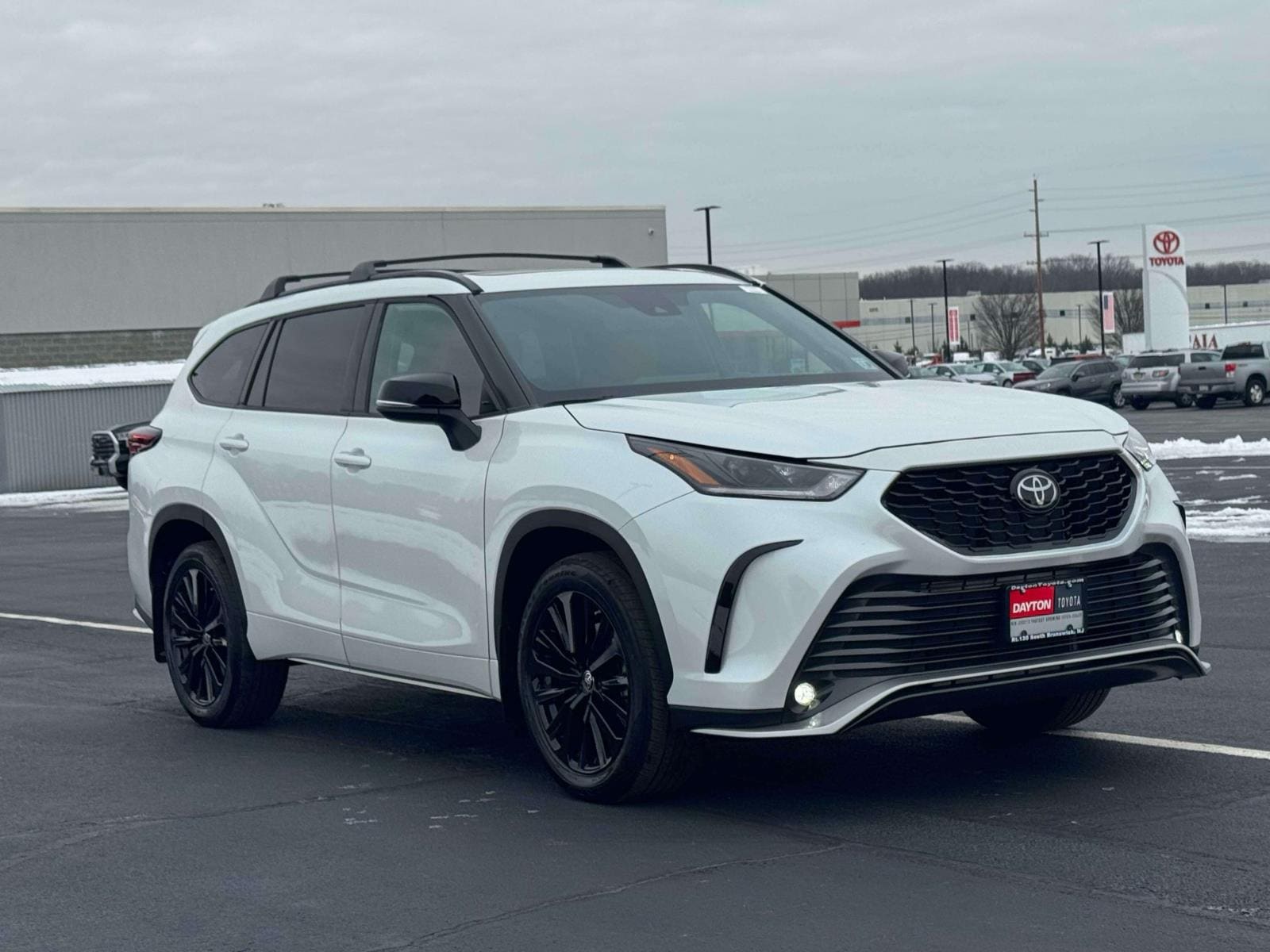 2024 Toyota Highlander XSE's photo