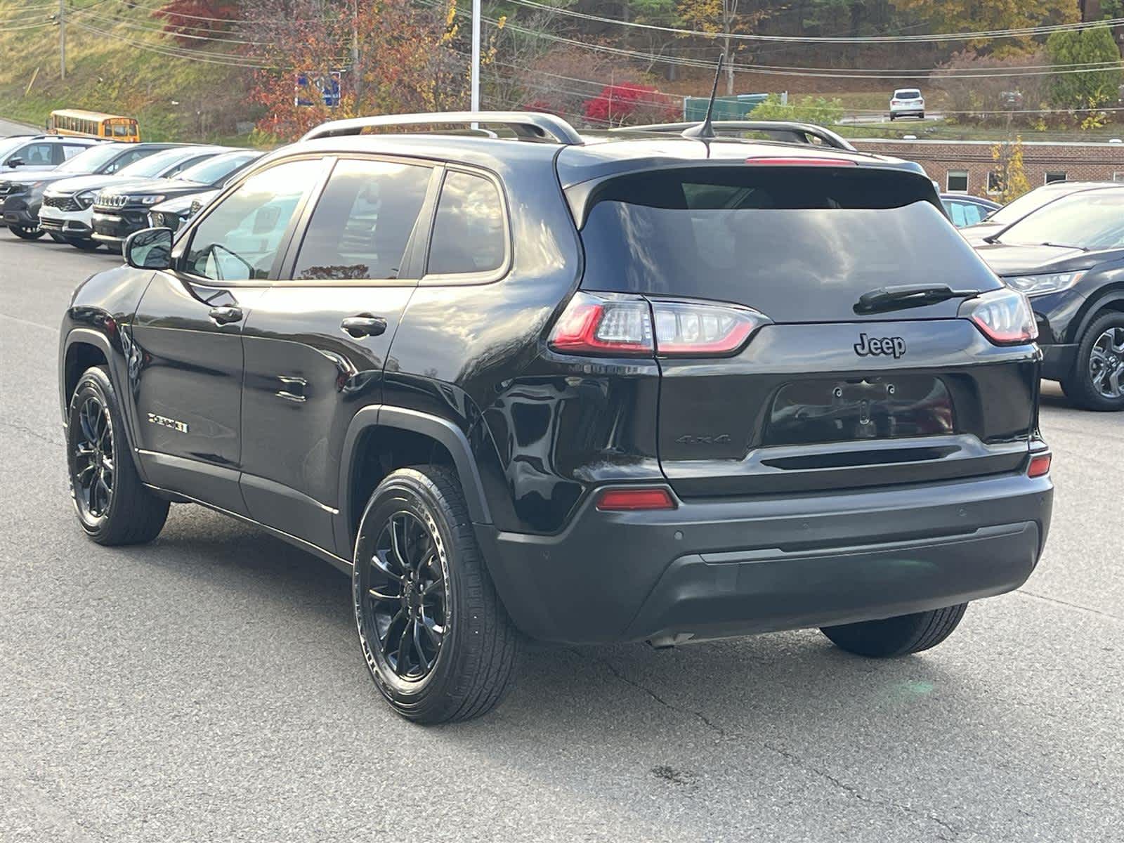 Thumbnail: 2023 Jeep Cherokee - 3