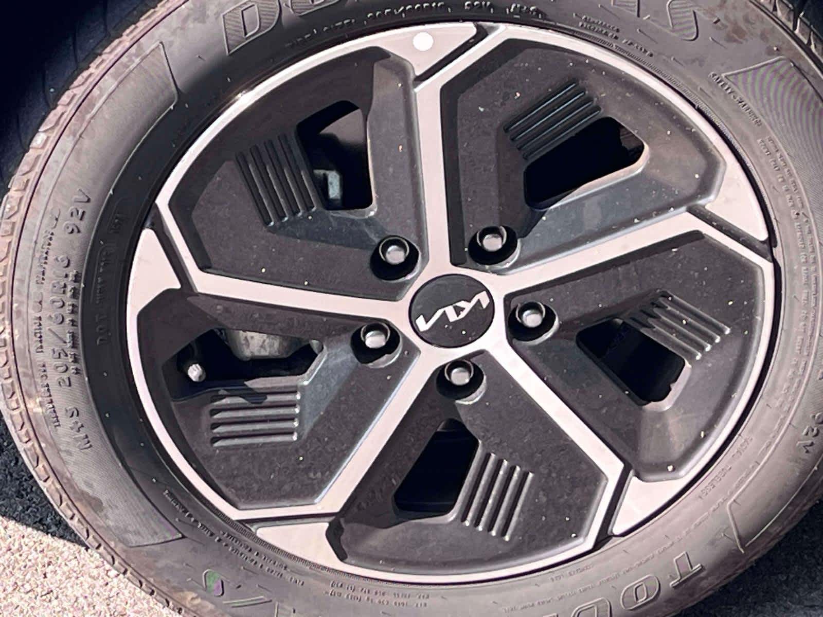 Thumbnail: 2023 Kia Niro - 9