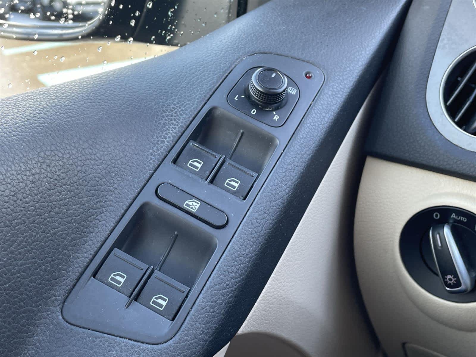 Thumbnail: 2017 Volkswagen Tiguan - 26