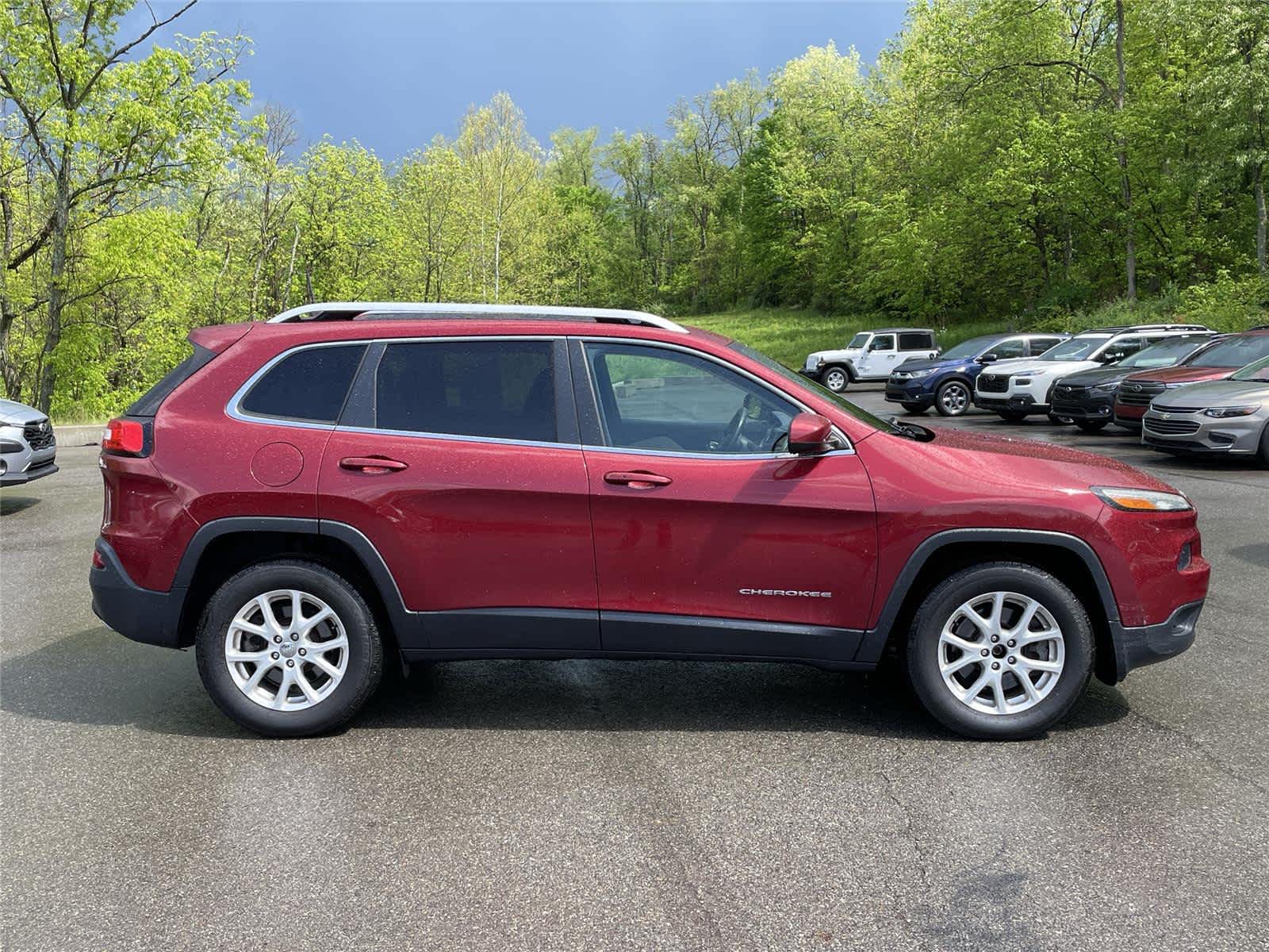 Thumbnail: 2016 Jeep Cherokee - 6