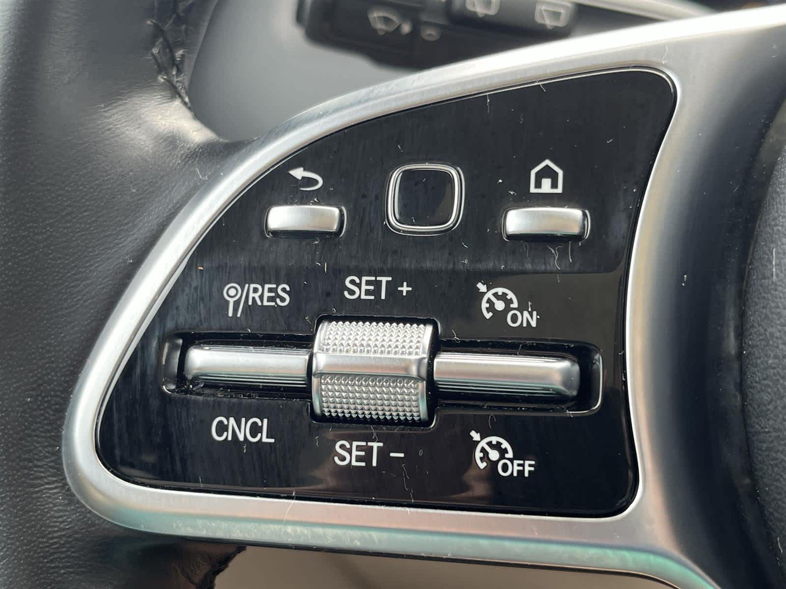 Thumbnail: 2023 Mercedes-Benz GLA - 24