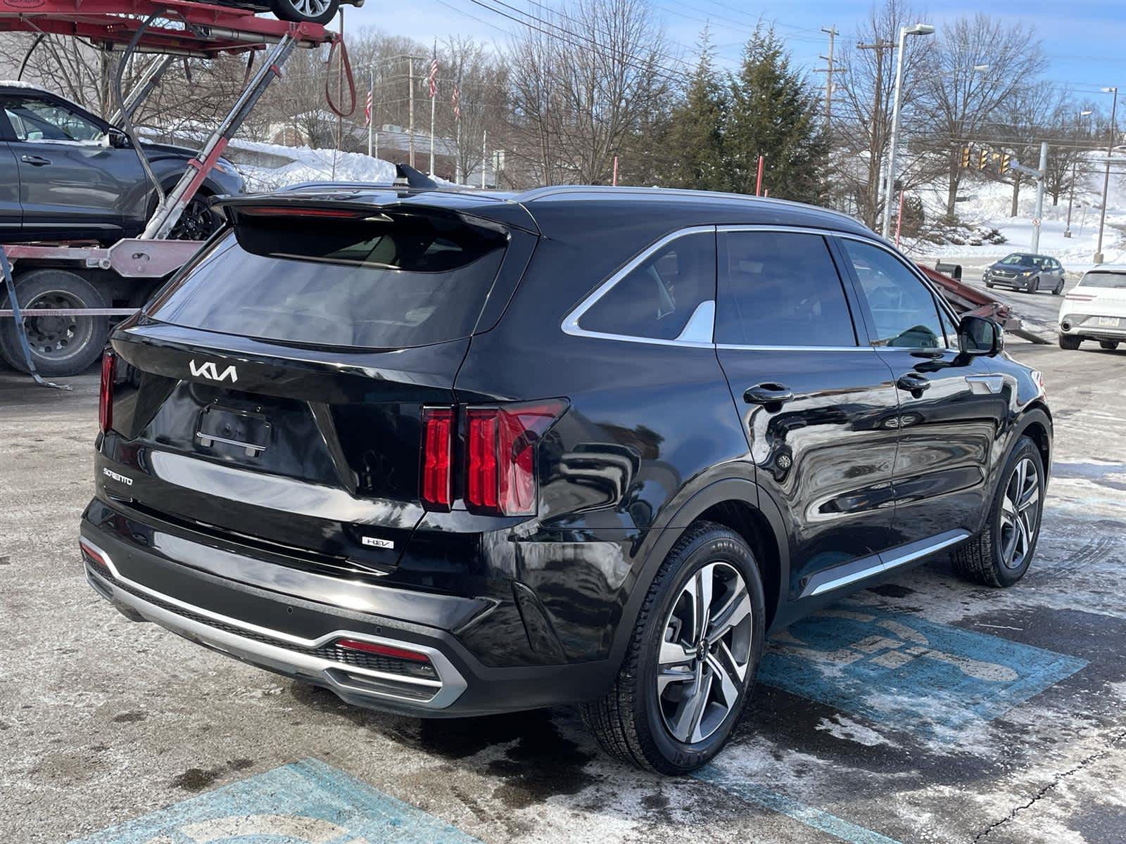 Thumbnail: 2023 Kia Sorento - 9