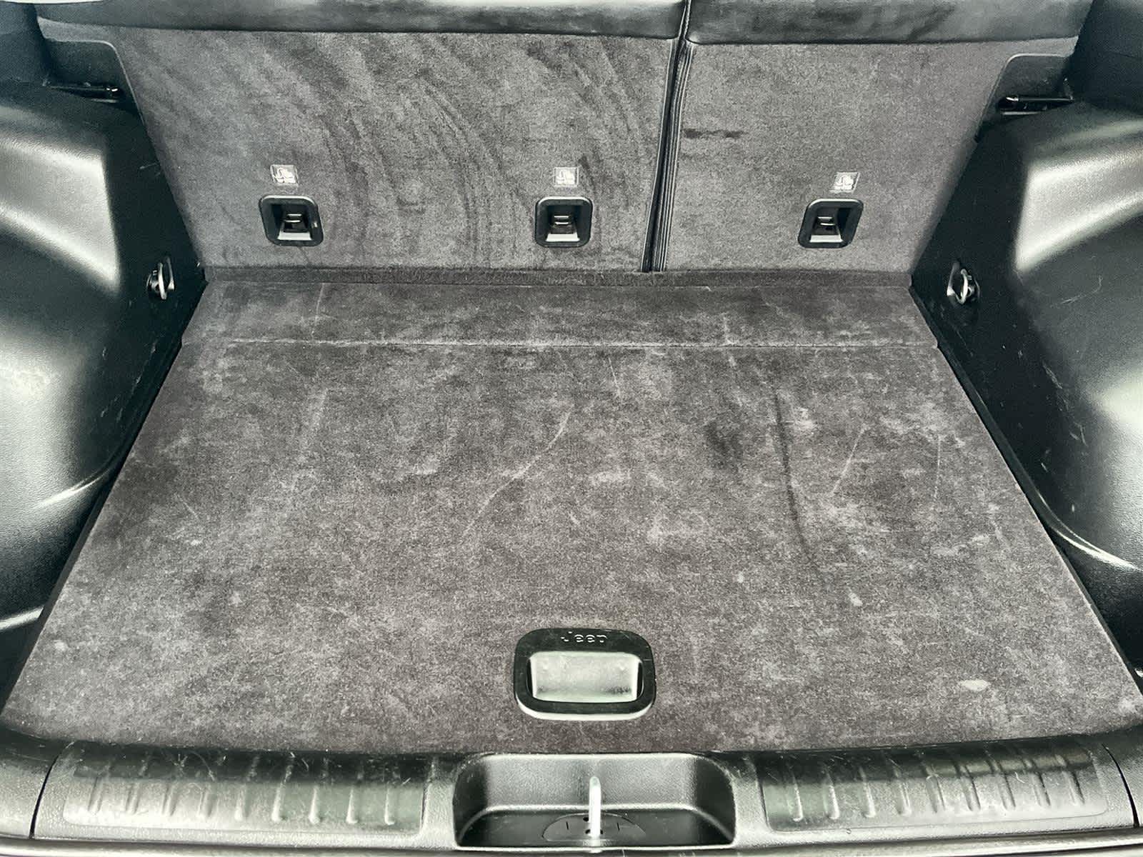 Thumbnail: 2023 Jeep Cherokee - 15