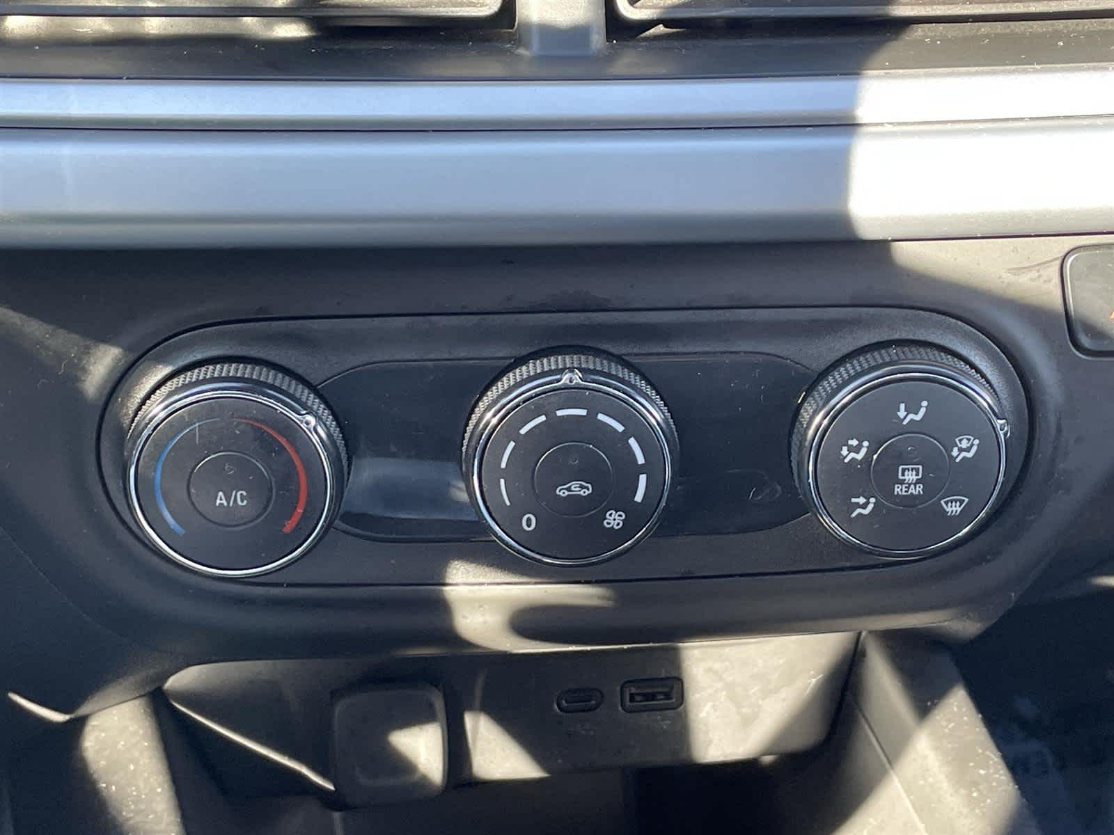 Thumbnail: 2024 Chevrolet Trax - 22