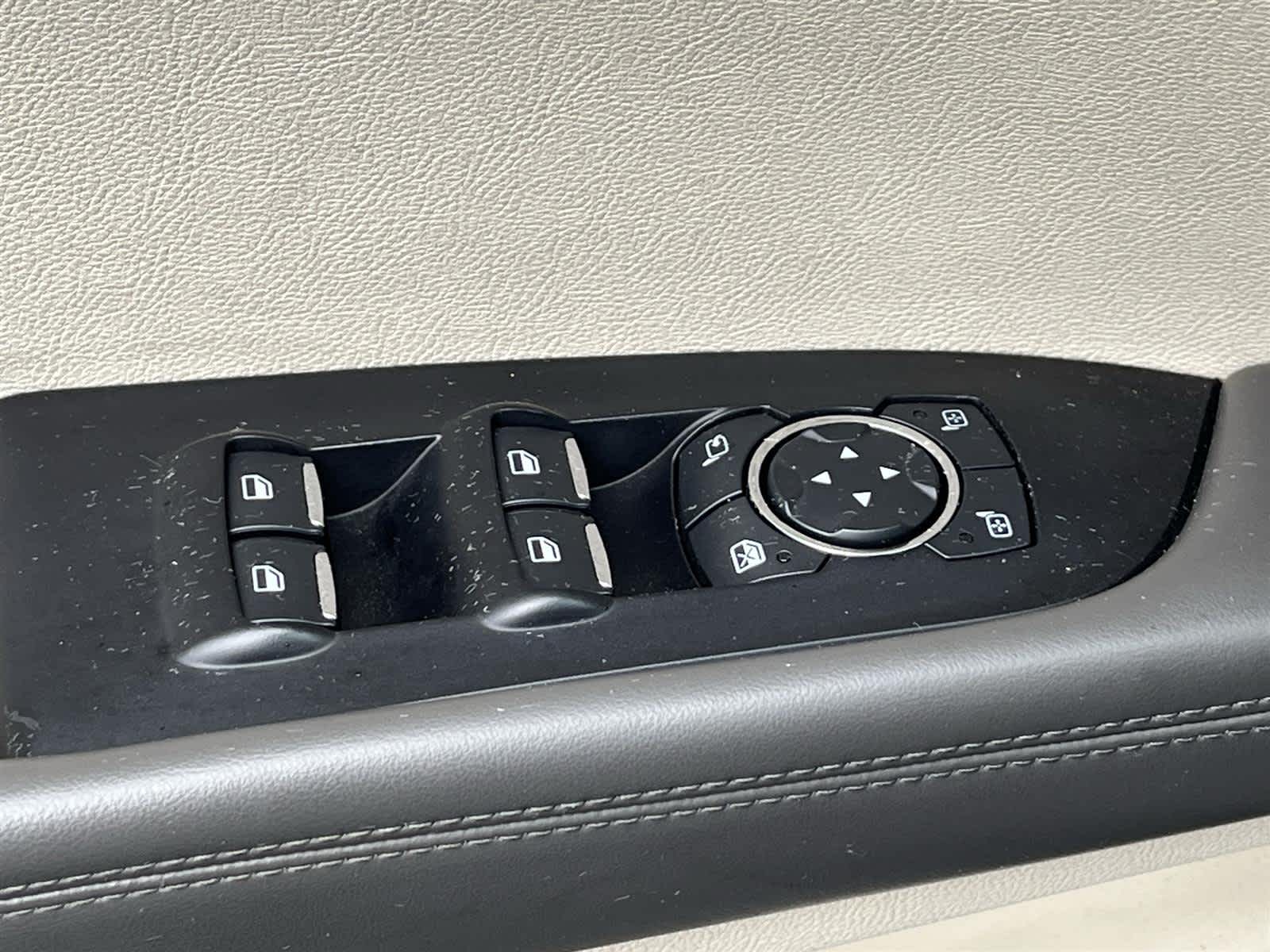 Thumbnail: 2019 Lincoln Nautilus - 29