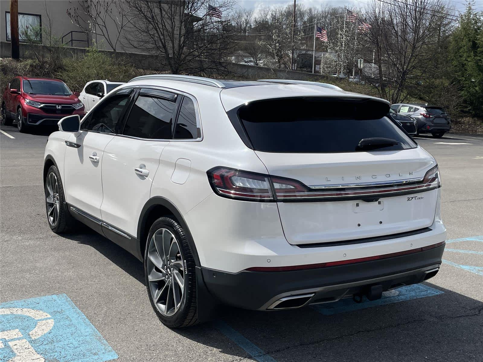 Thumbnail: 2019 Lincoln Nautilus - 3