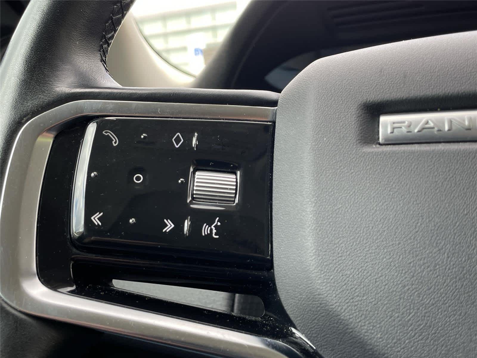 Thumbnail: 2021 Land Rover Range Rover Evoque - 28