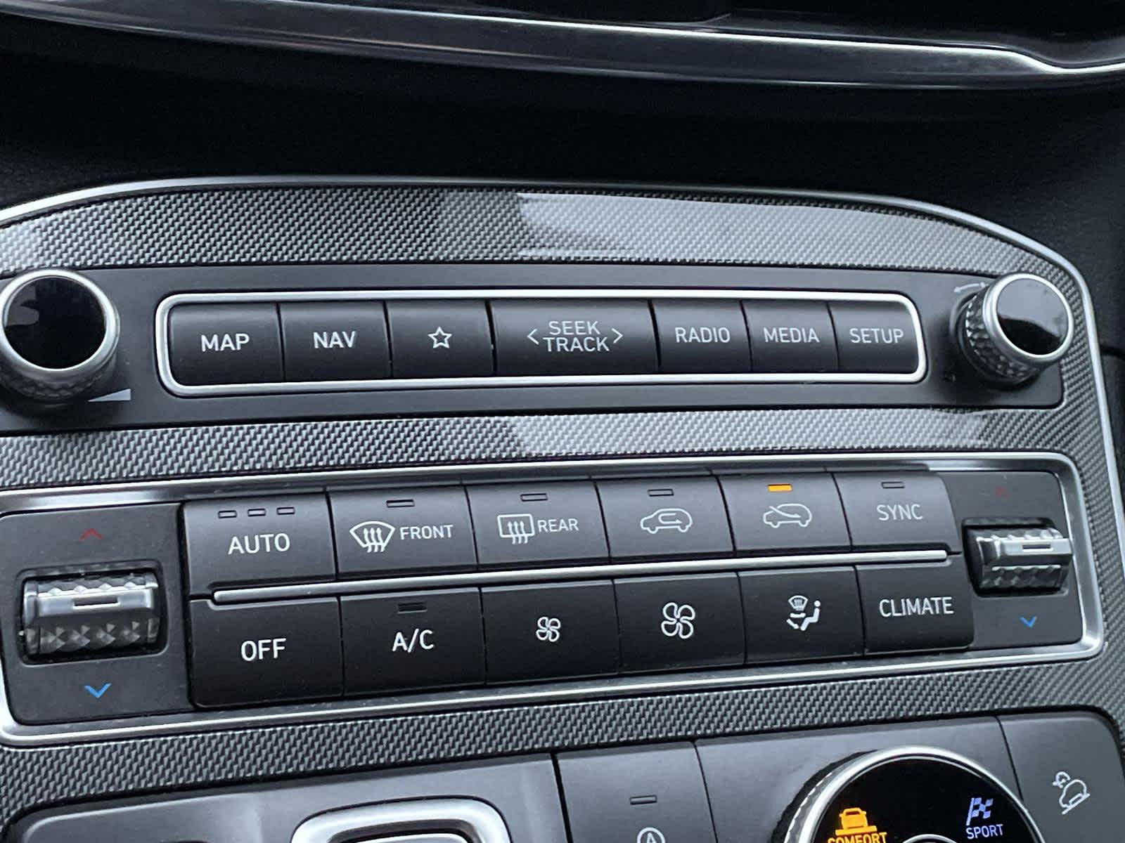 Thumbnail: 2023 Hyundai Santa Fe - 22