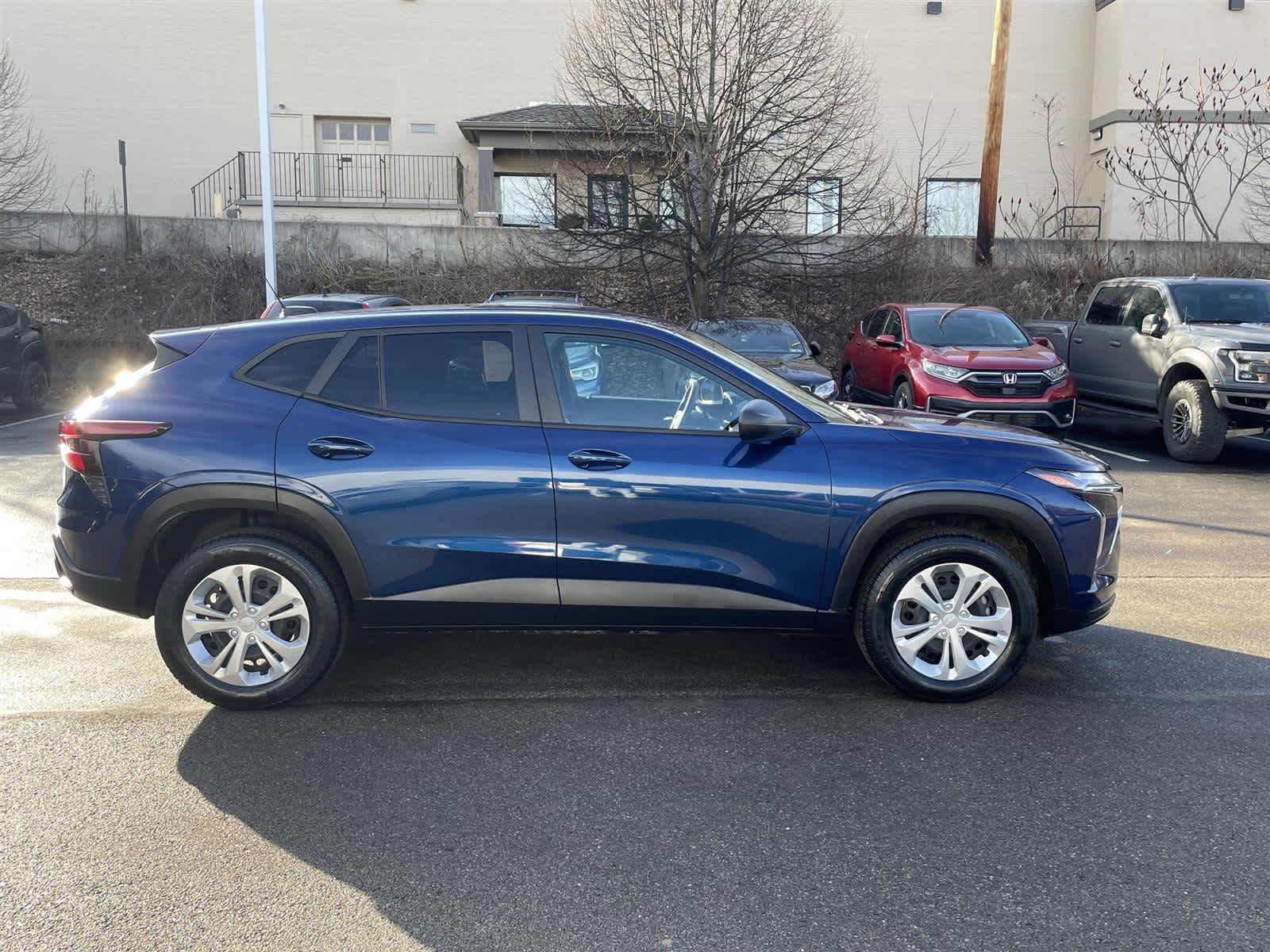 Thumbnail: 2024 Chevrolet Trax - 6