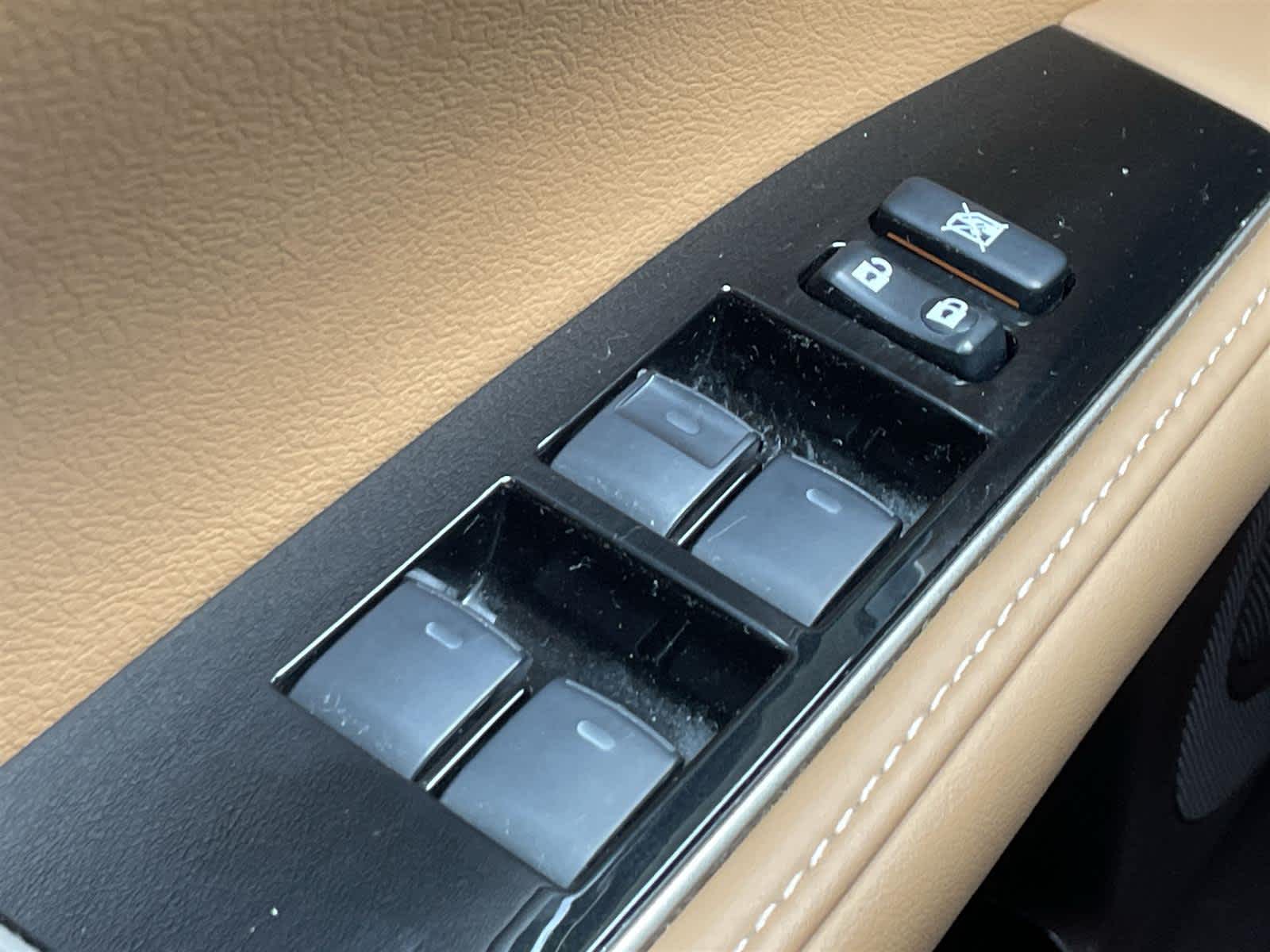 Thumbnail: 2017 Lexus ES - 27