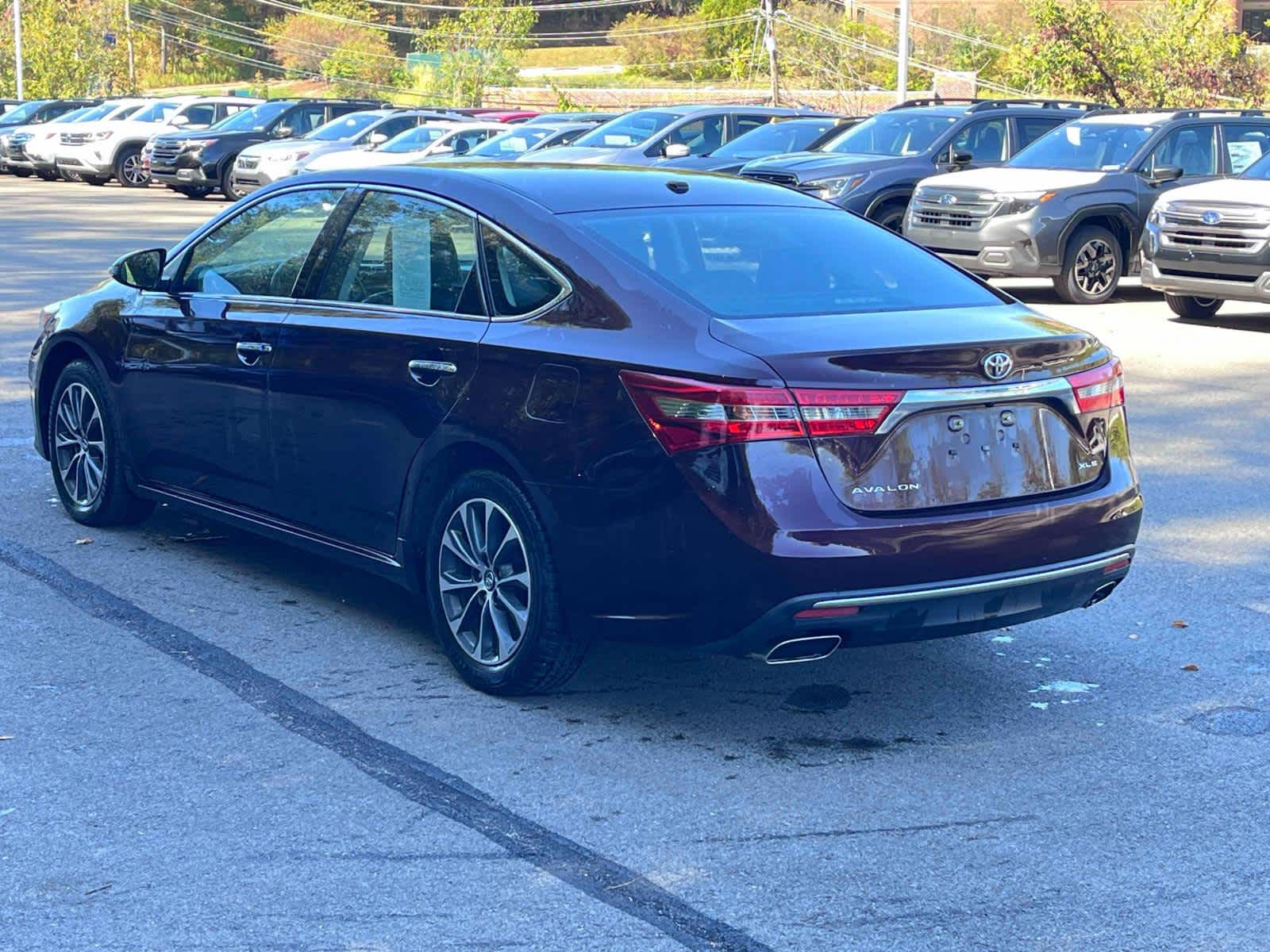 Thumbnail: 2018 Toyota Avalon - 3