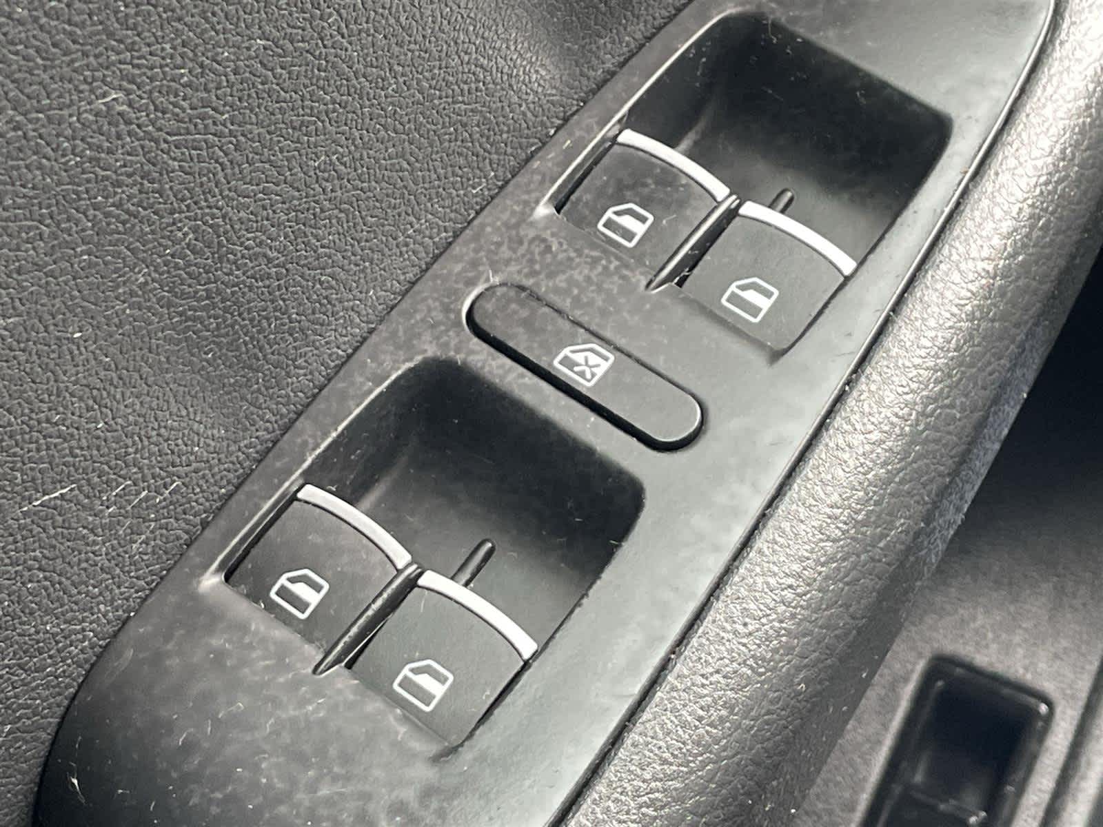 Thumbnail: 2015 Volkswagen Jetta - 26