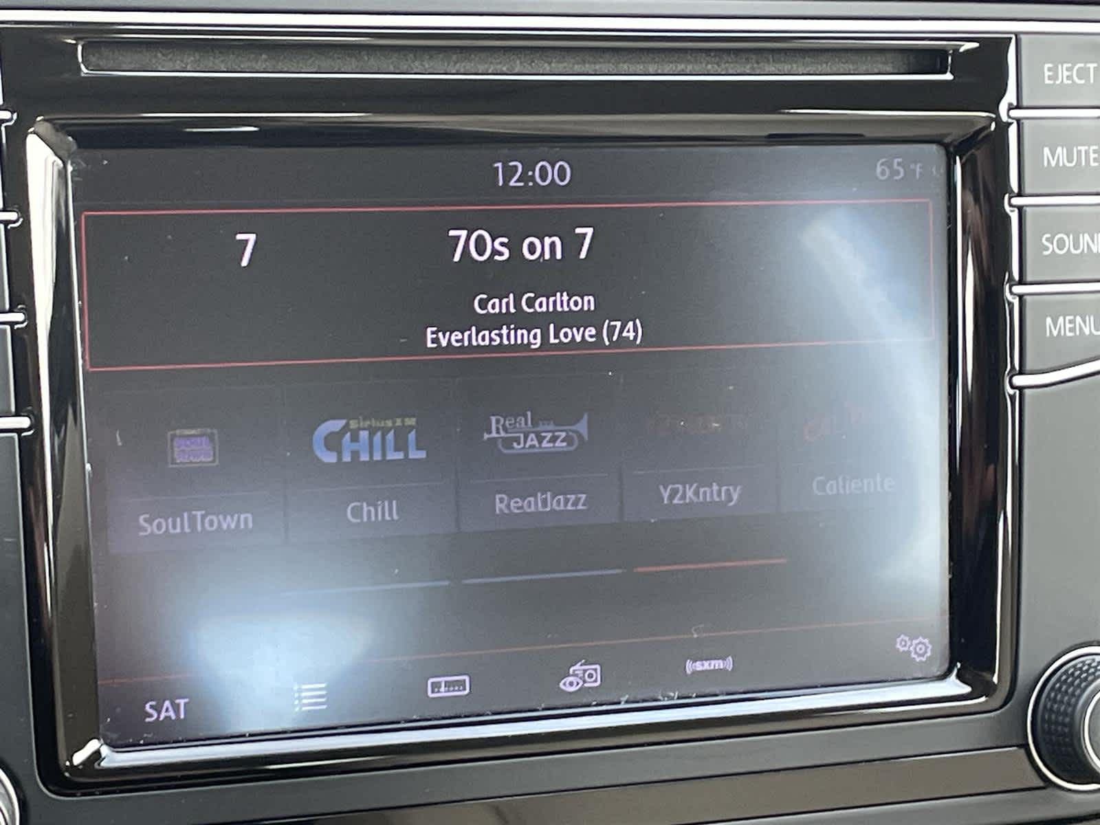 Thumbnail: 2016 Volkswagen Passat - 20