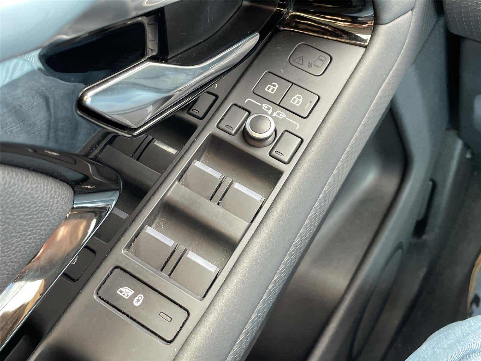 Thumbnail: 2021 Land Rover Range Rover Evoque - 27