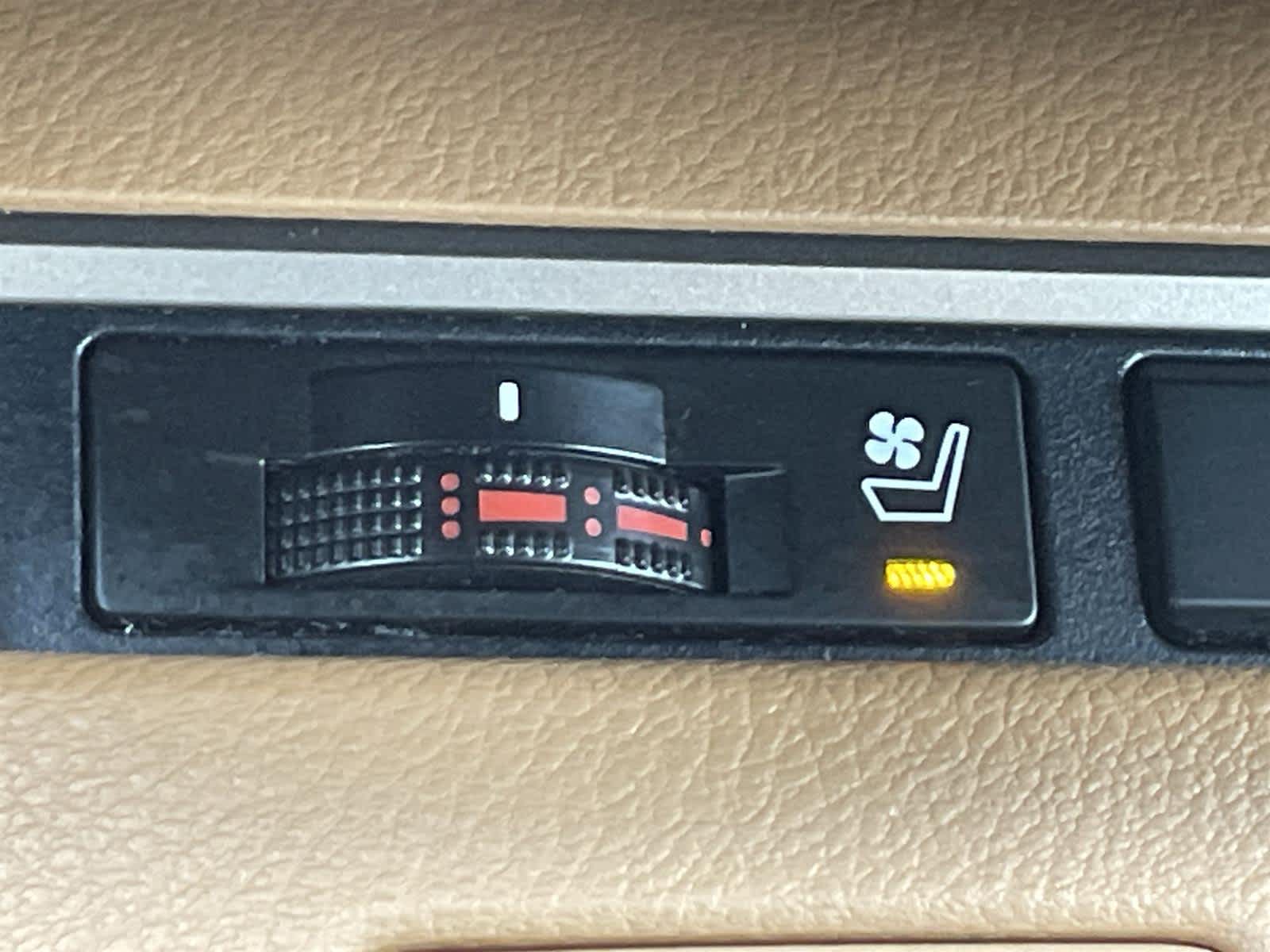 Thumbnail: 2017 Lexus ES - 24