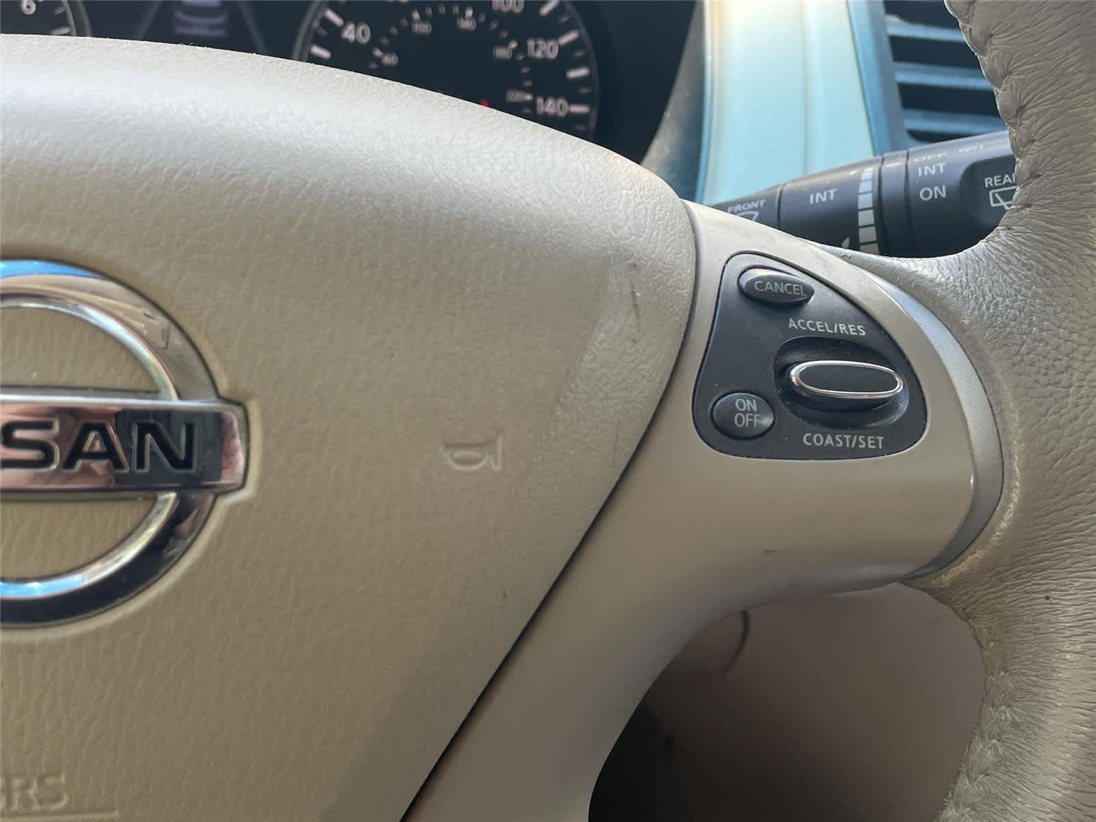Thumbnail: 2015 Nissan Pathfinder - 18