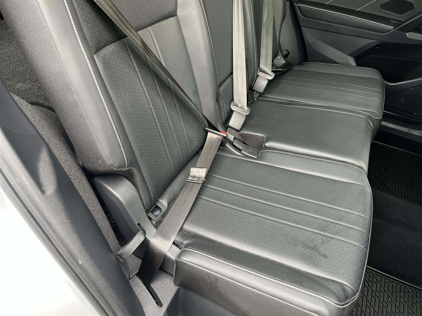 Thumbnail: 2022 Volkswagen Tiguan - 16