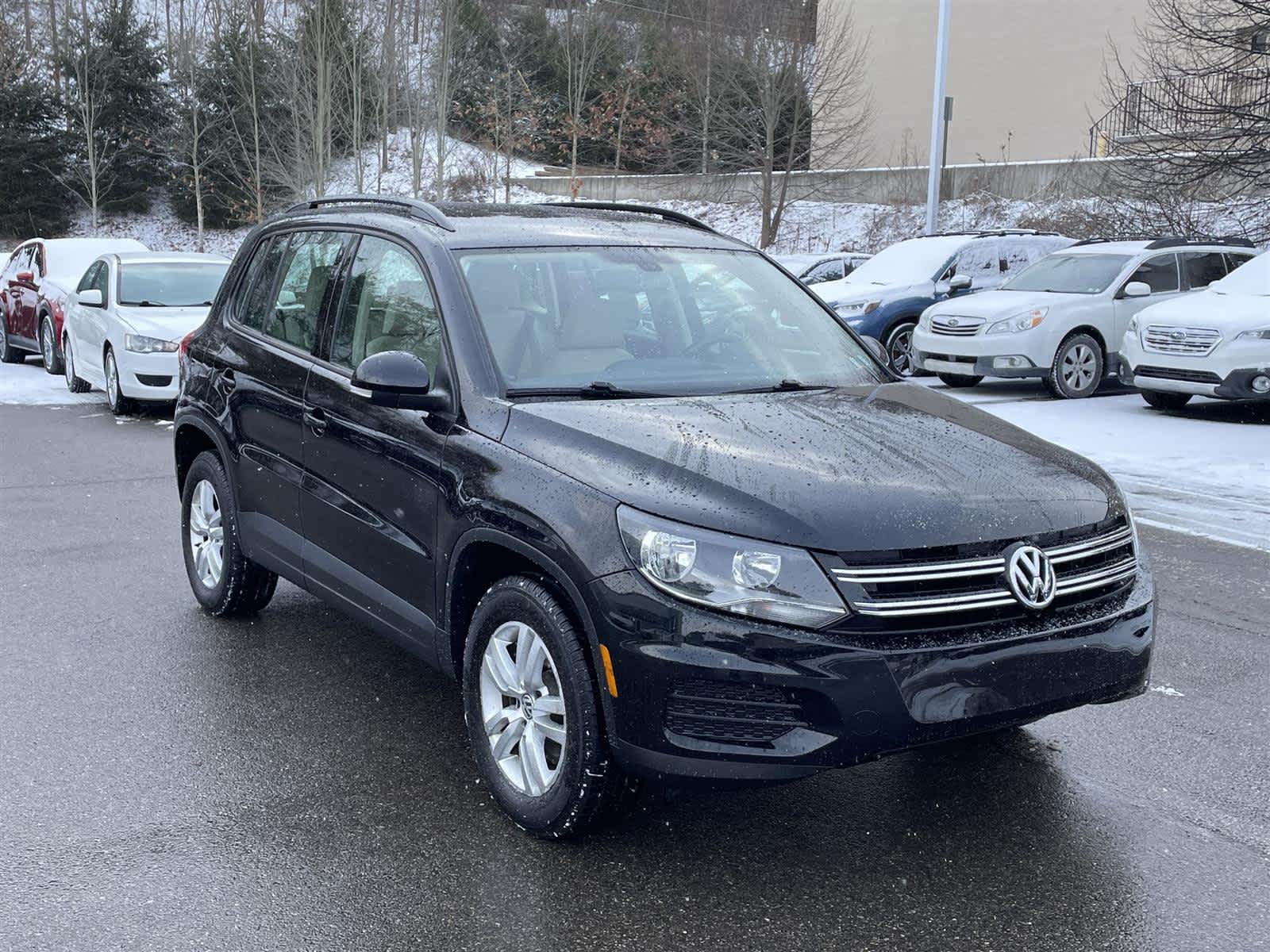 Thumbnail: 2017 Volkswagen Tiguan - 8