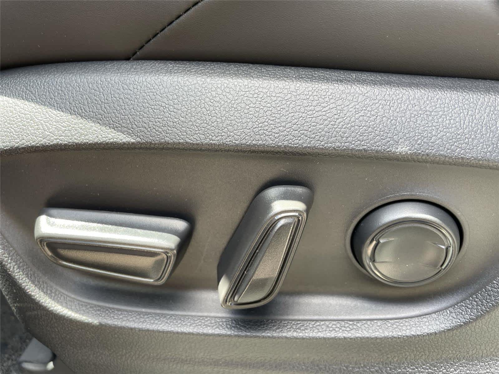 Thumbnail: 2026 Subaru Solterra - 13