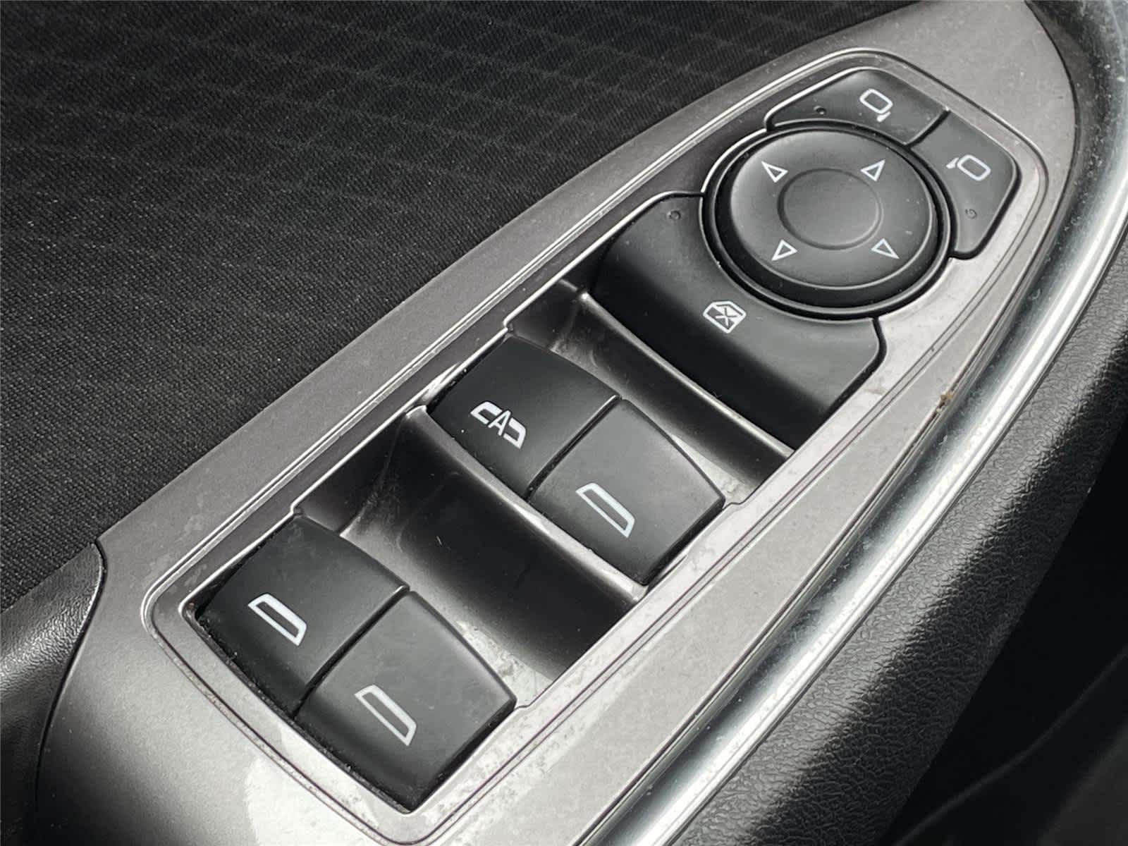 Thumbnail: 2017 Chevrolet Malibu - 17