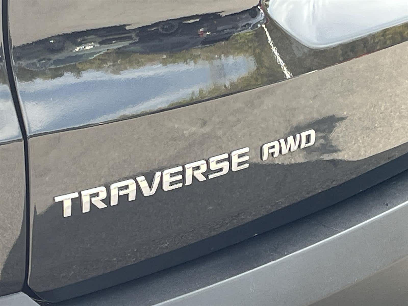 Thumbnail: 2018 Chevrolet Traverse - 9