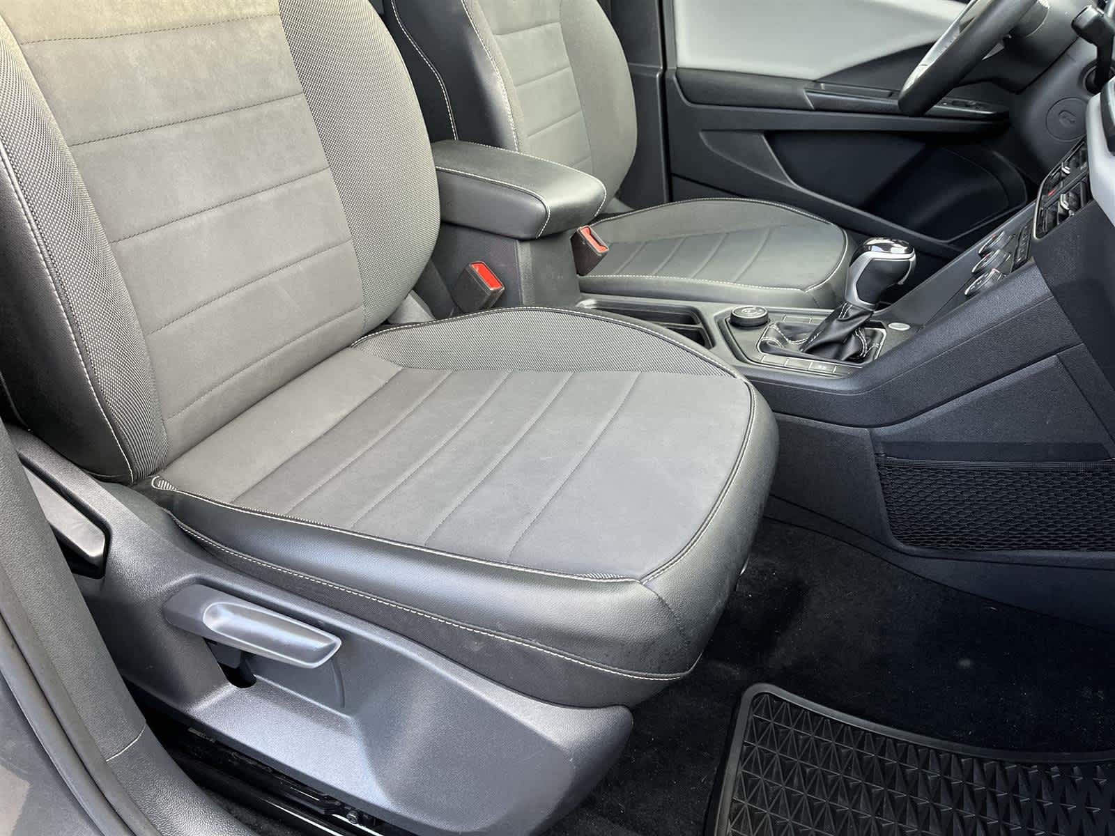 Thumbnail: 2022 Volkswagen Taos - 16