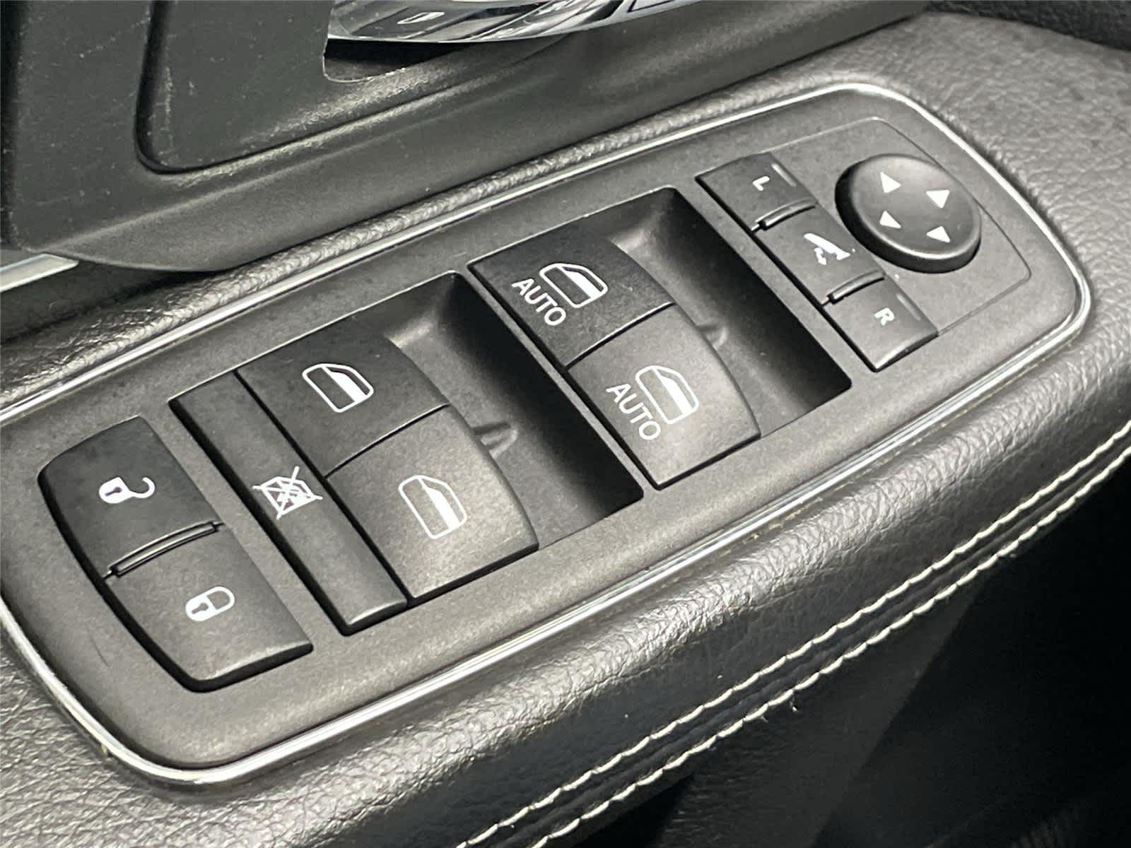Thumbnail: 2022 RAM 1500 Classic - 25
