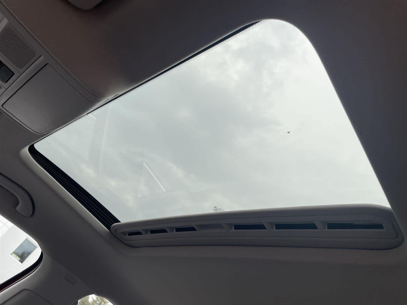 Thumbnail: 2015 Volkswagen Jetta - 14